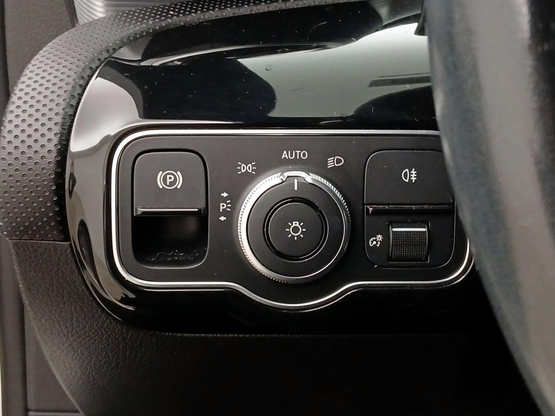 Thumbnail: 2020 Mercedes-Benz A-Class - 13