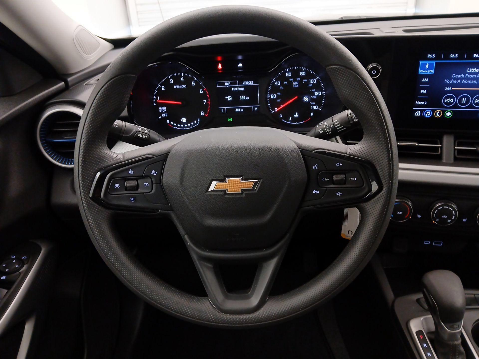 Thumbnail: 2025 Chevrolet Trax - 10