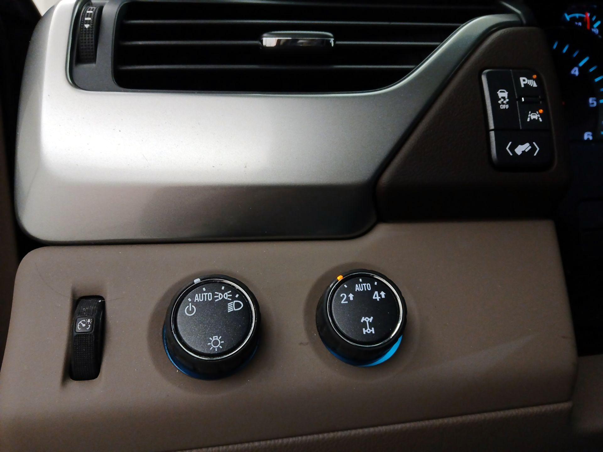 Thumbnail: 2016 Chevrolet Tahoe - 13