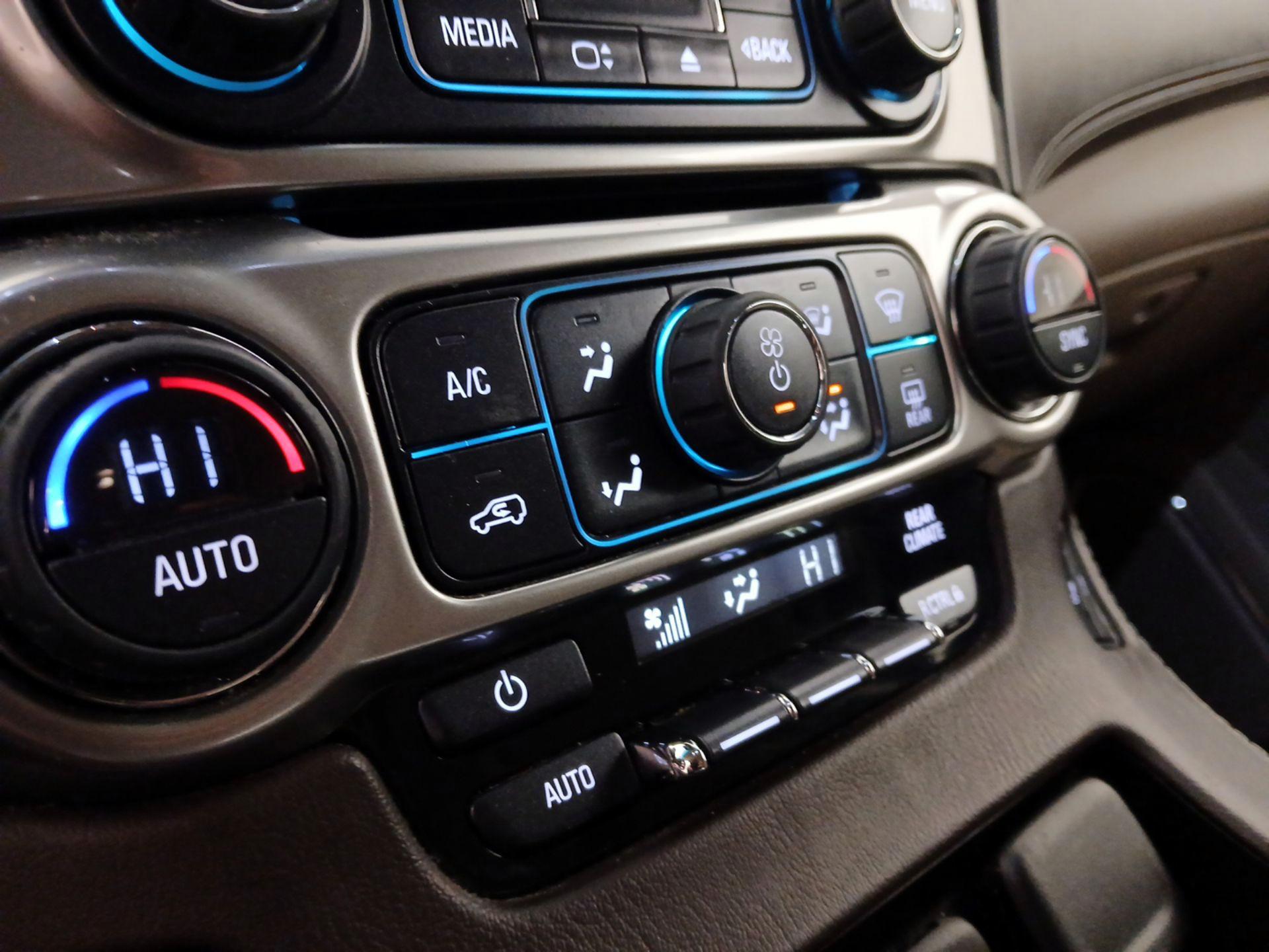 Thumbnail: 2016 Chevrolet Tahoe - 17