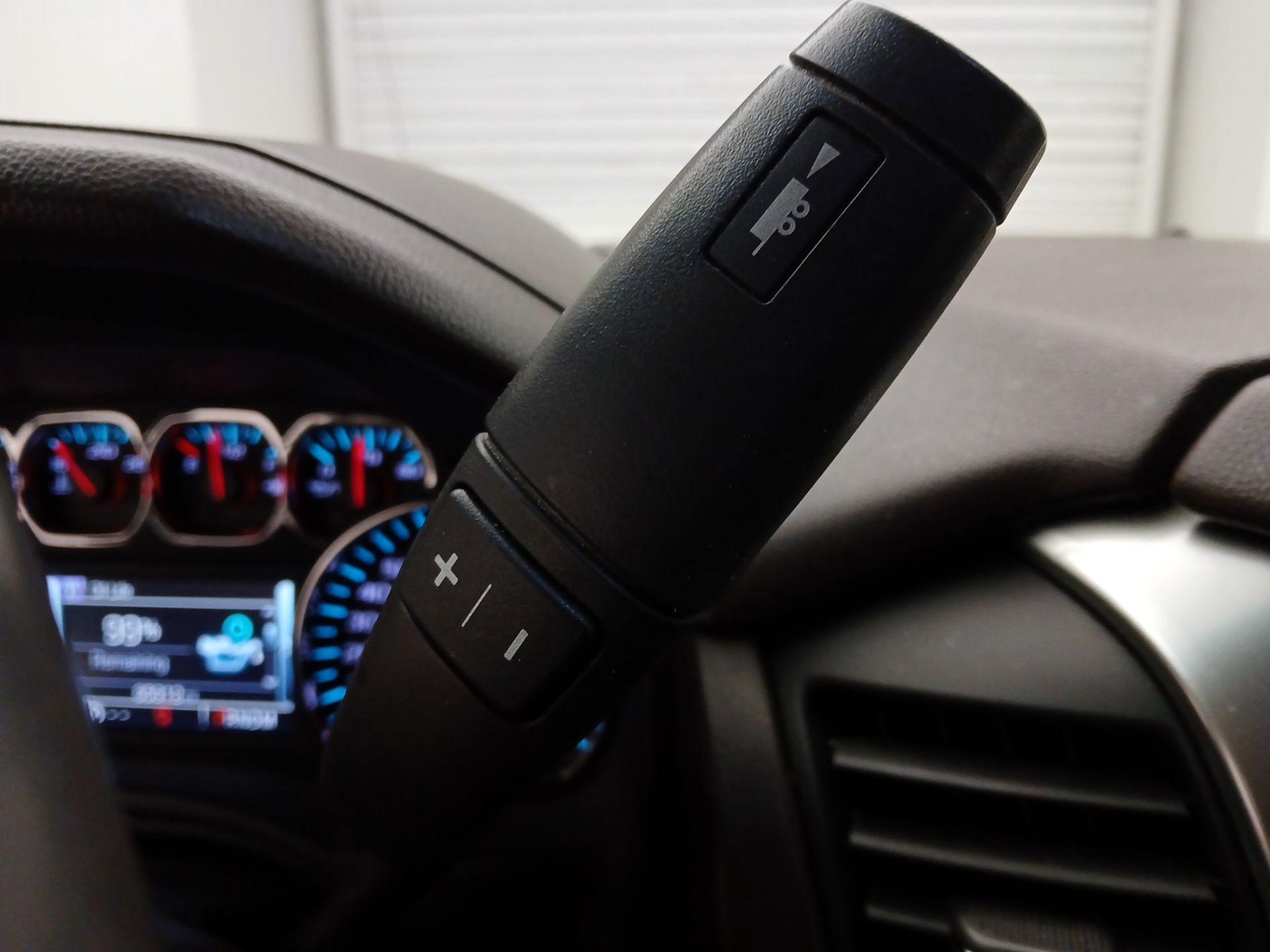 Thumbnail: 2016 Chevrolet Tahoe - 18