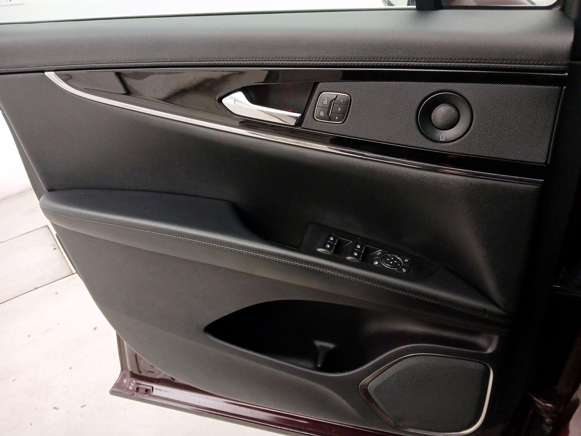 Thumbnail: 2021 Lincoln Nautilus - 12