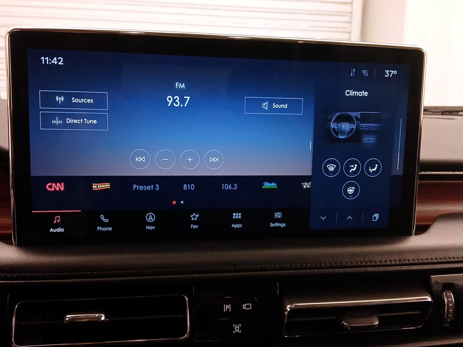 Thumbnail: 2021 Lincoln Nautilus - 16