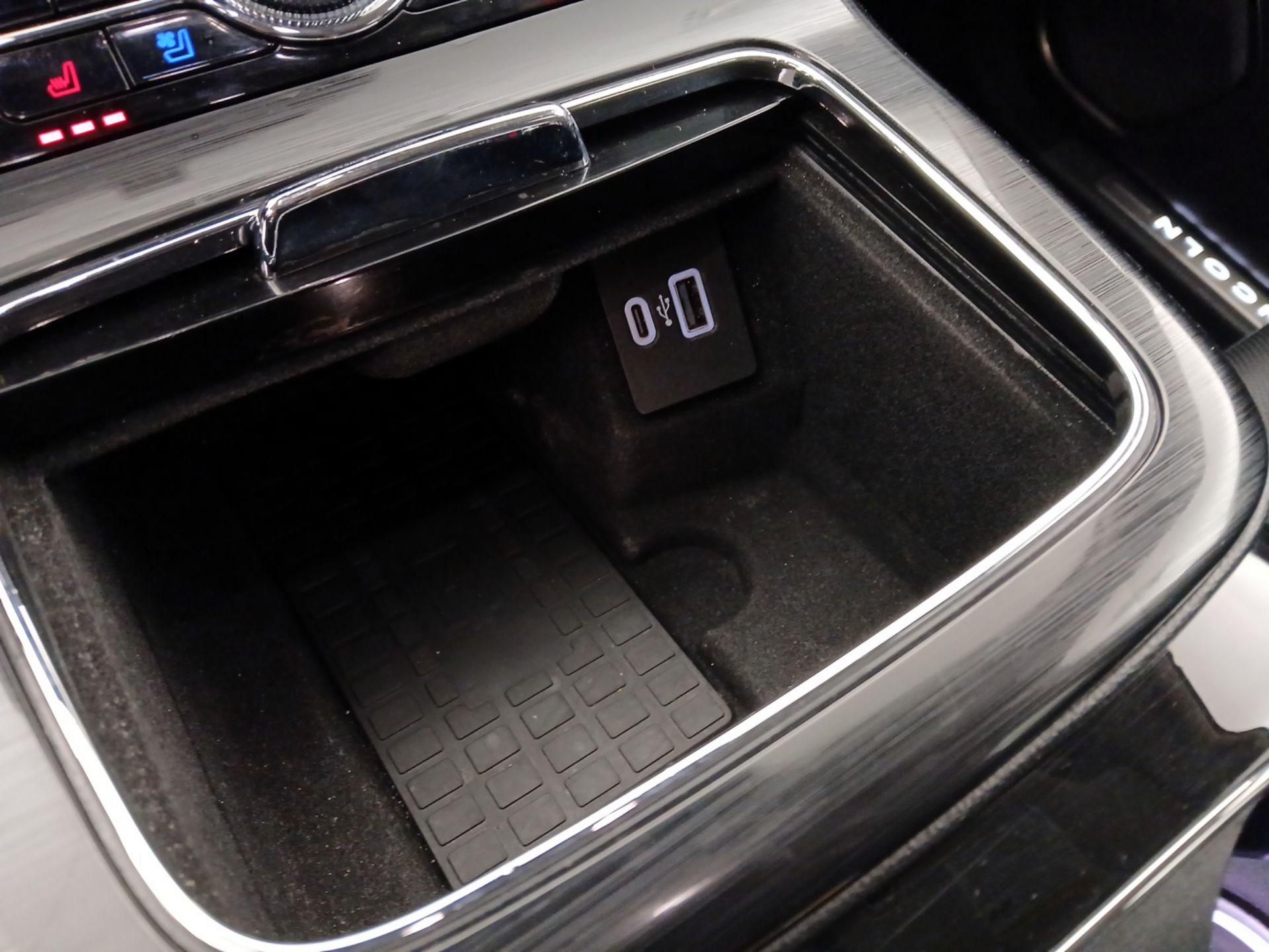 Thumbnail: 2021 Lincoln Nautilus - 19