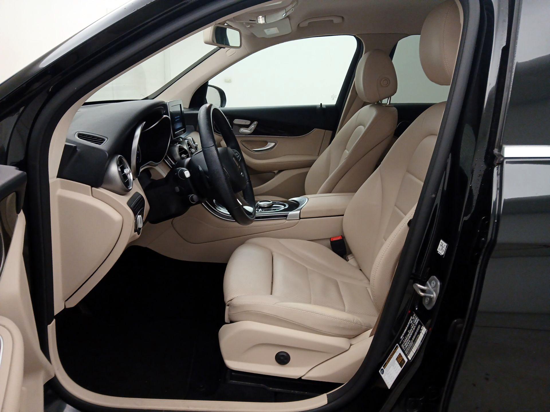 Thumbnail: 2019 Mercedes-Benz GLC - 11