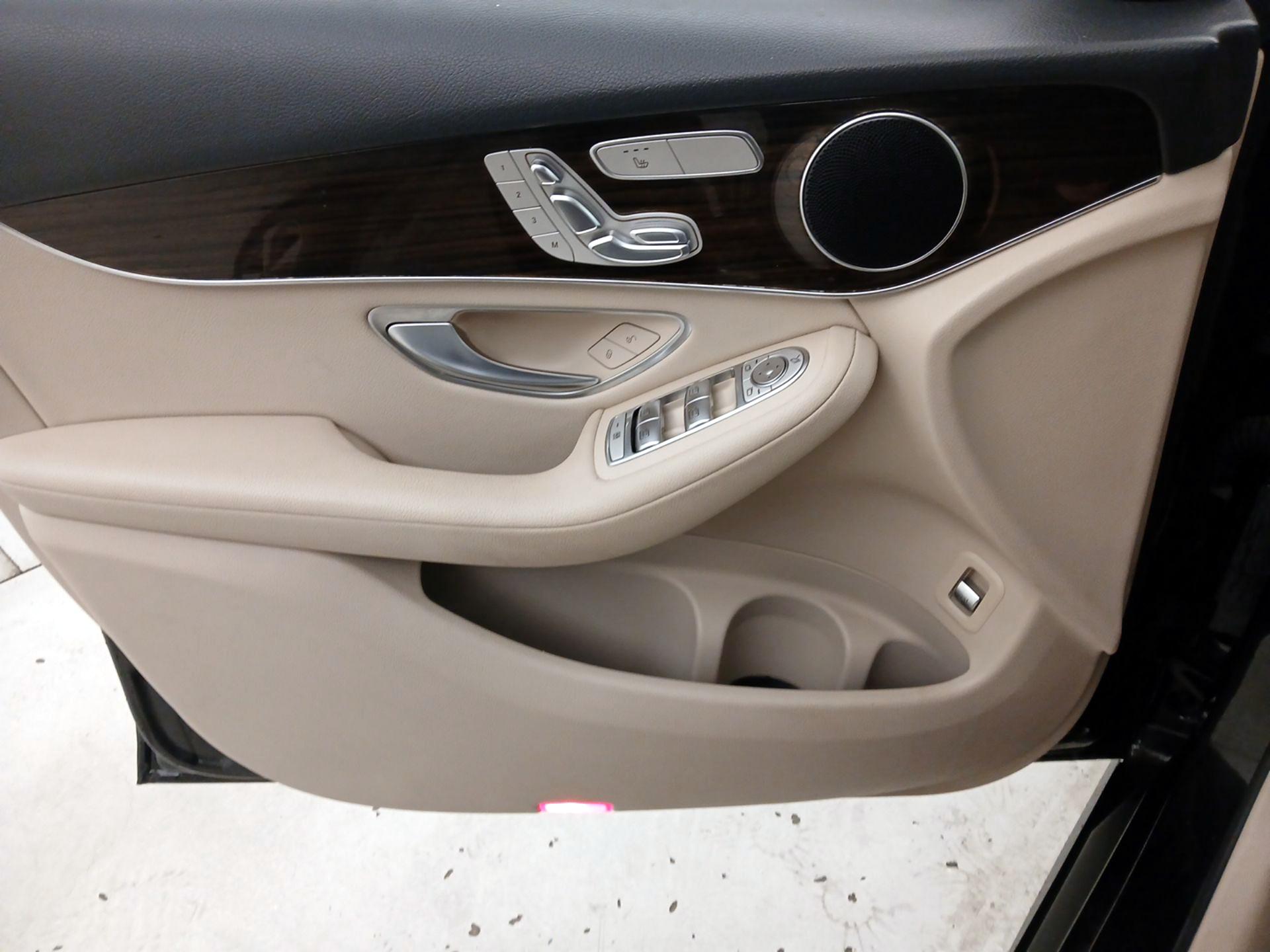 Thumbnail: 2019 Mercedes-Benz GLC - 12