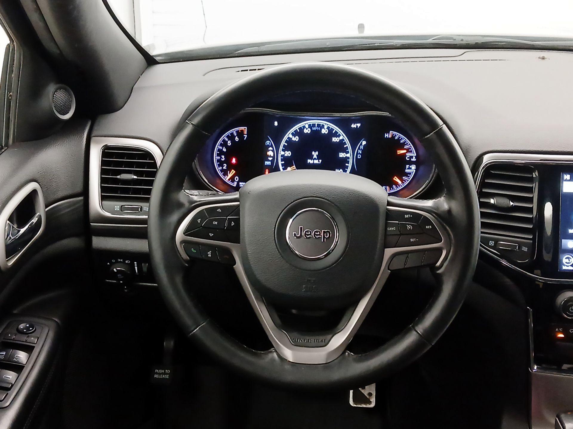 Thumbnail: 2020 Jeep Grand Cherokee - 10