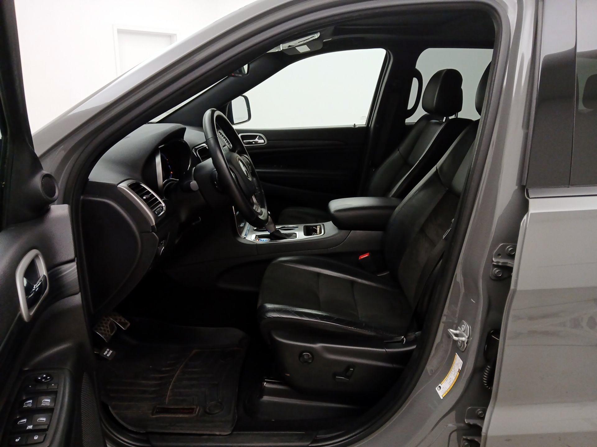 Thumbnail: 2020 Jeep Grand Cherokee - 11