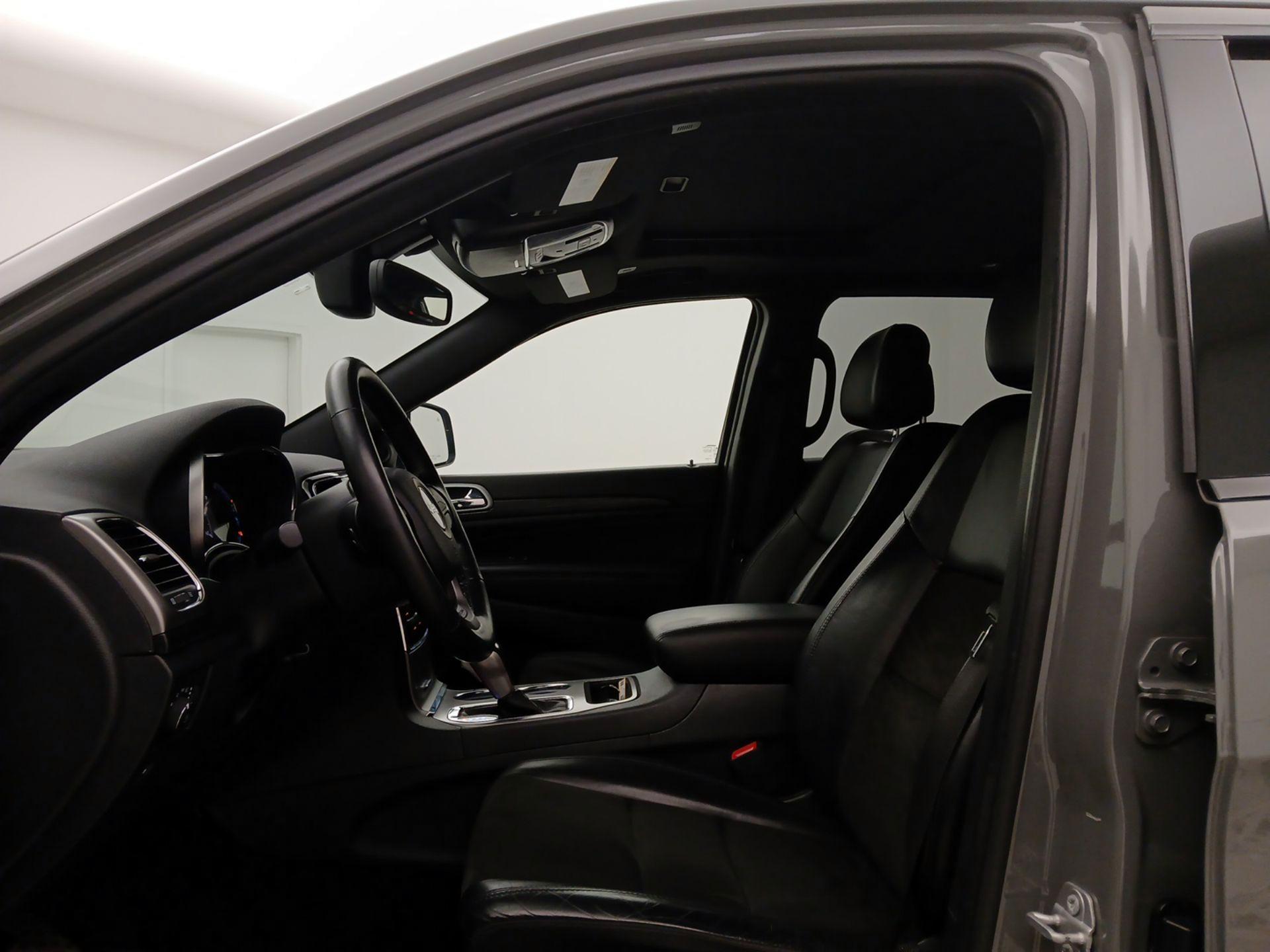 Thumbnail: 2020 Jeep Grand Cherokee - 20