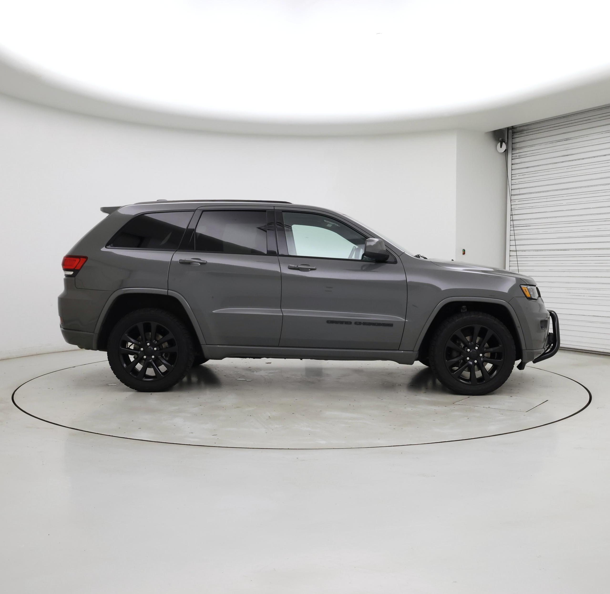 Thumbnail: 2020 Jeep Grand Cherokee - 7