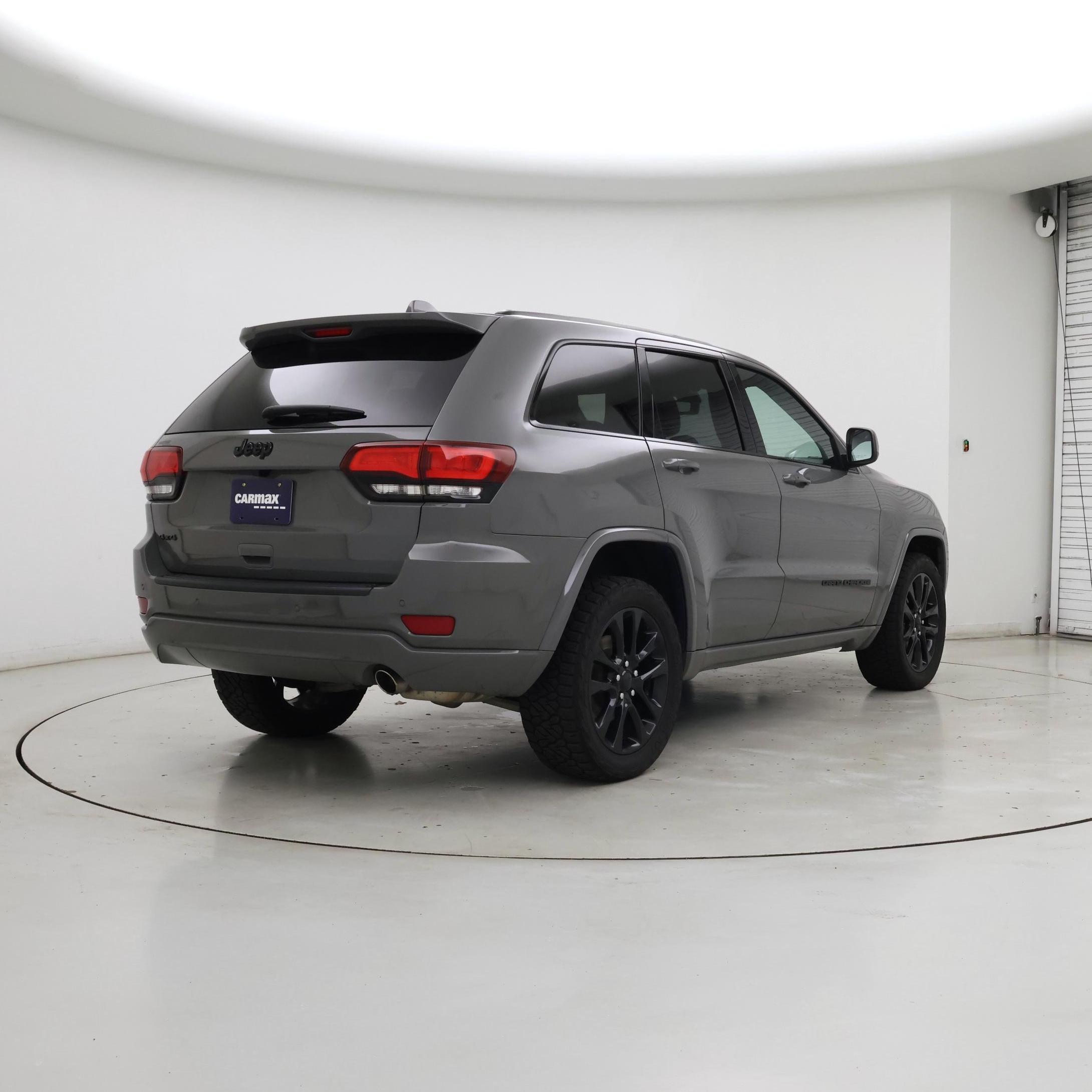 Thumbnail: 2020 Jeep Grand Cherokee - 8