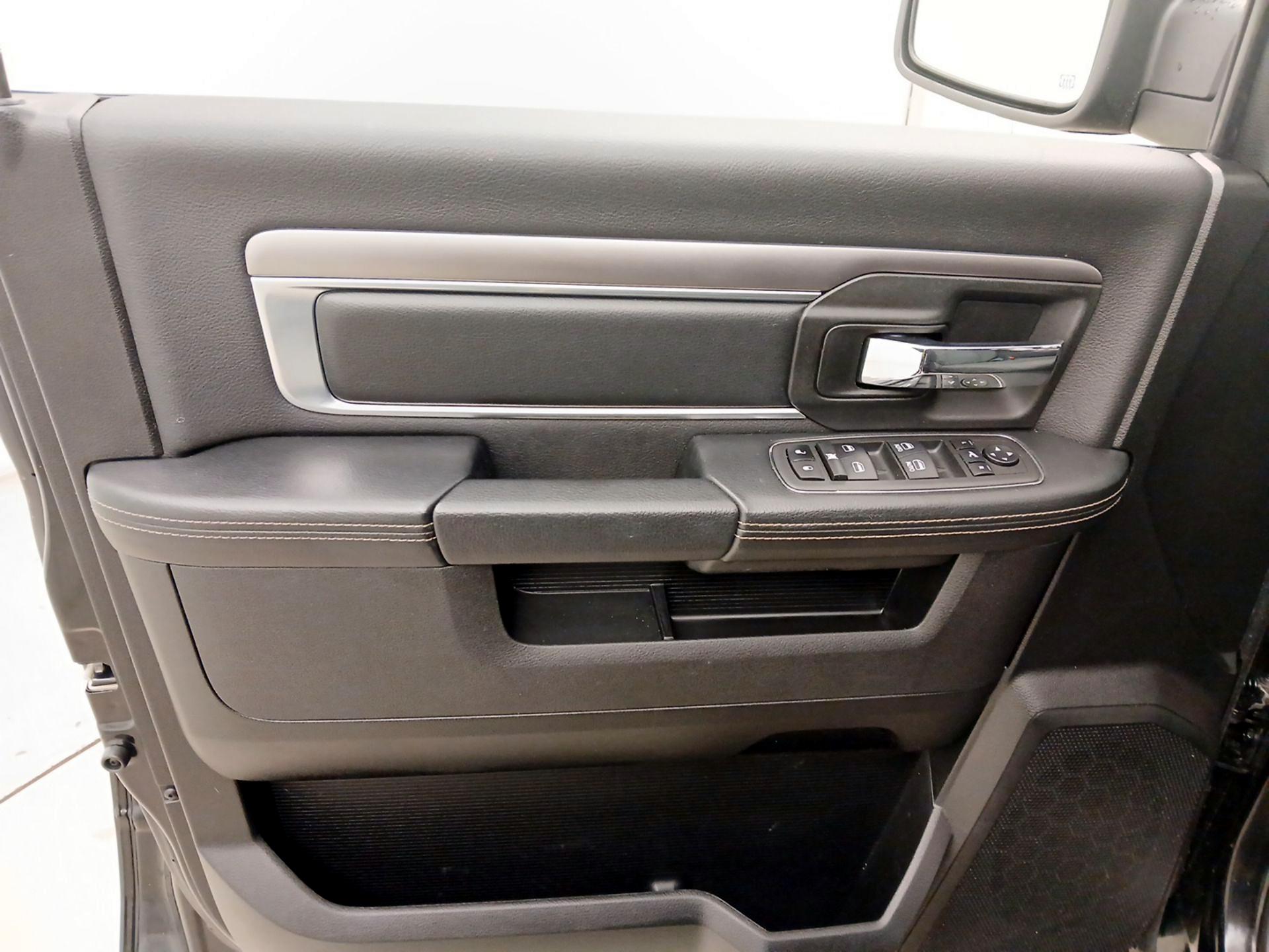 Thumbnail: 2022 RAM 1500 Classic - 12