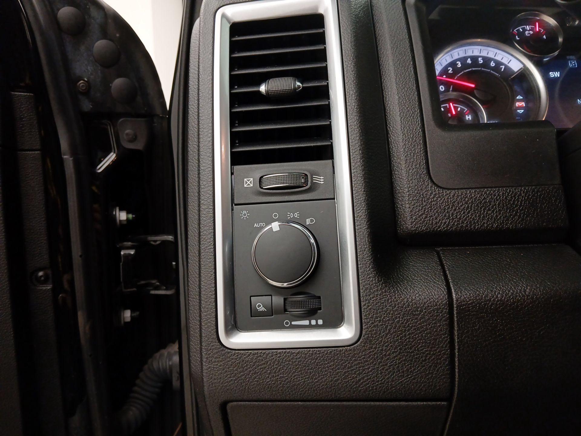 Thumbnail: 2022 RAM 1500 Classic - 13