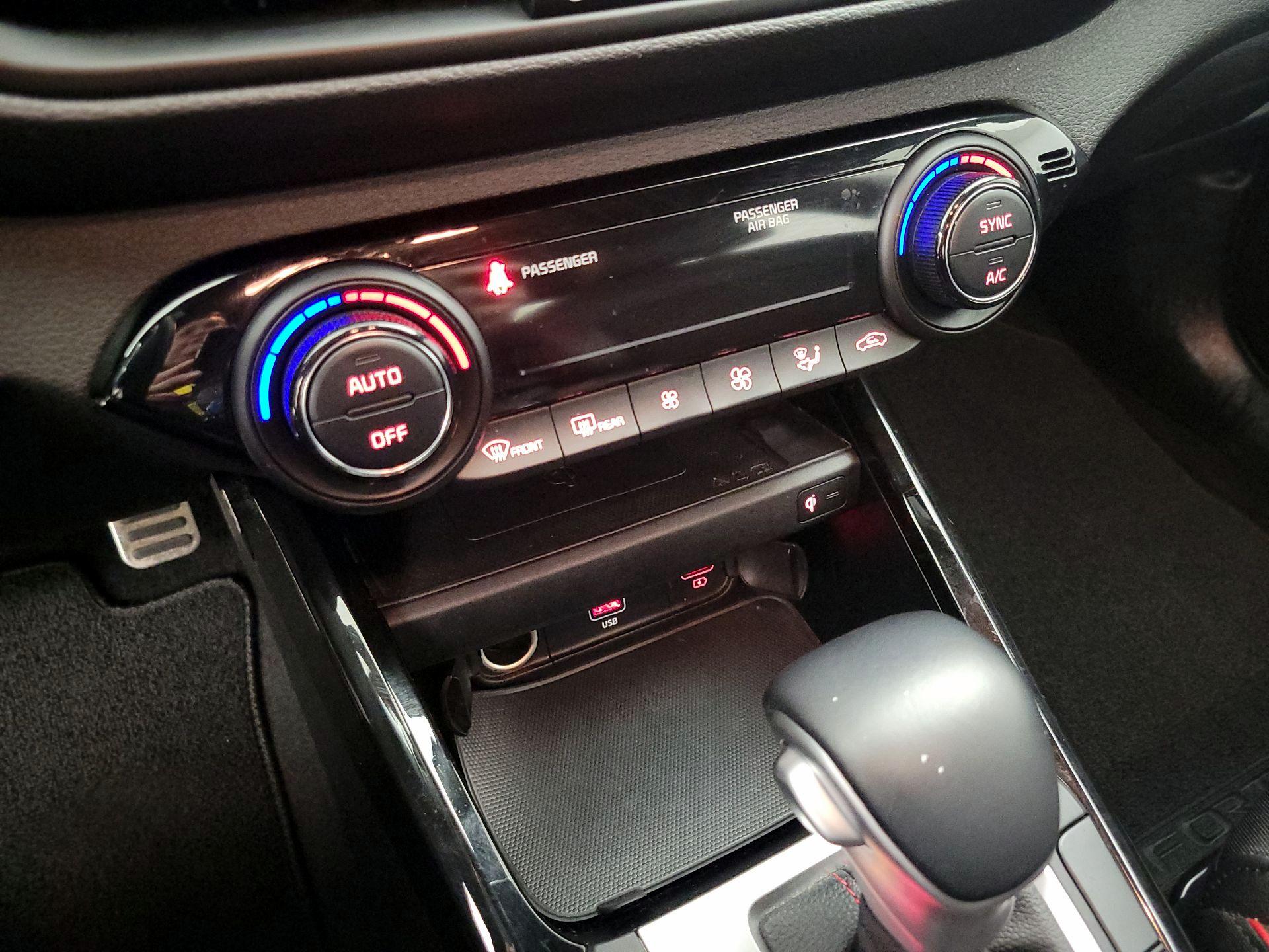 Thumbnail: 2022 Kia Forte - 16