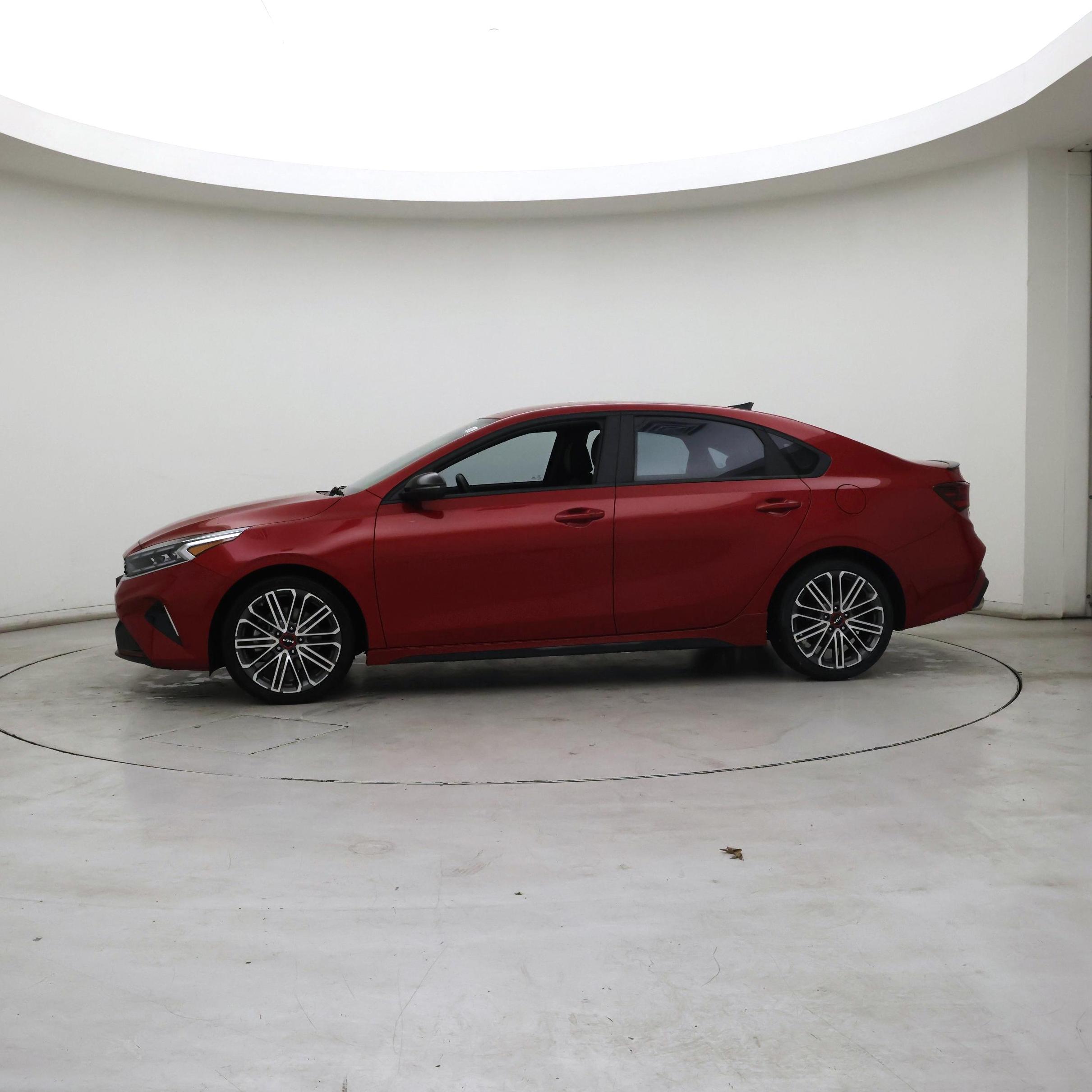 Thumbnail: 2022 Kia Forte - 3