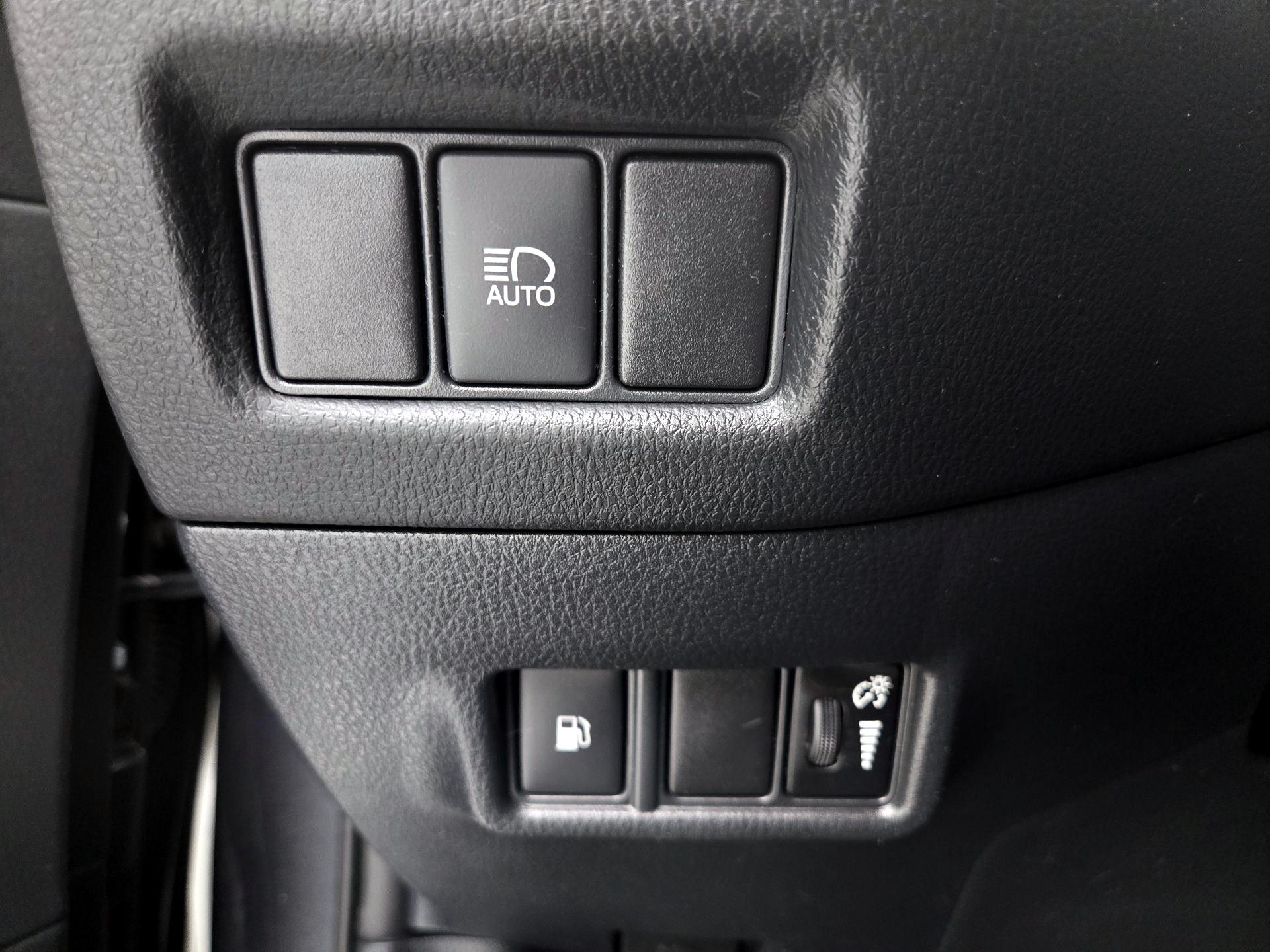 Thumbnail: 2021 Toyota C-HR - 13