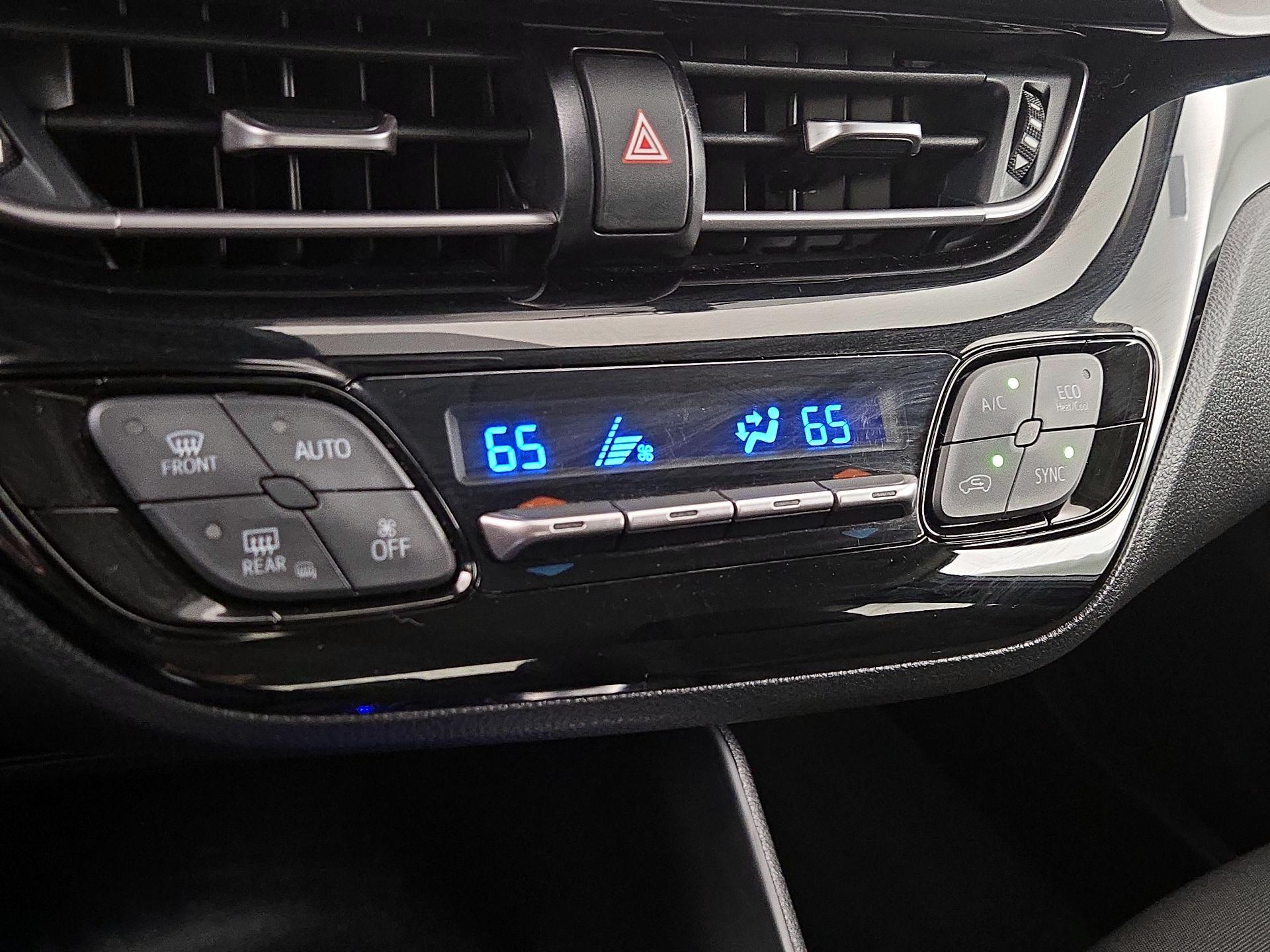 Thumbnail: 2021 Toyota C-HR - 16