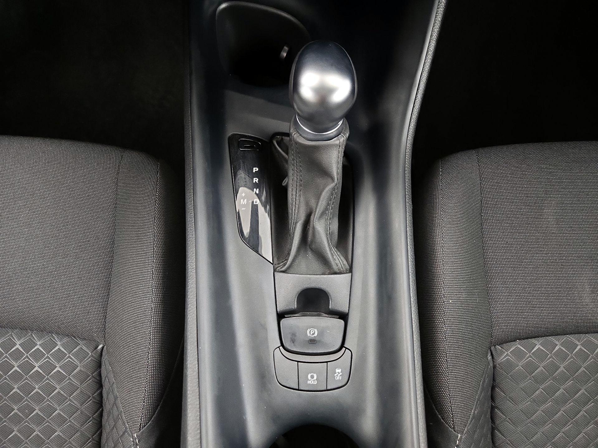 Thumbnail: 2021 Toyota C-HR - 17