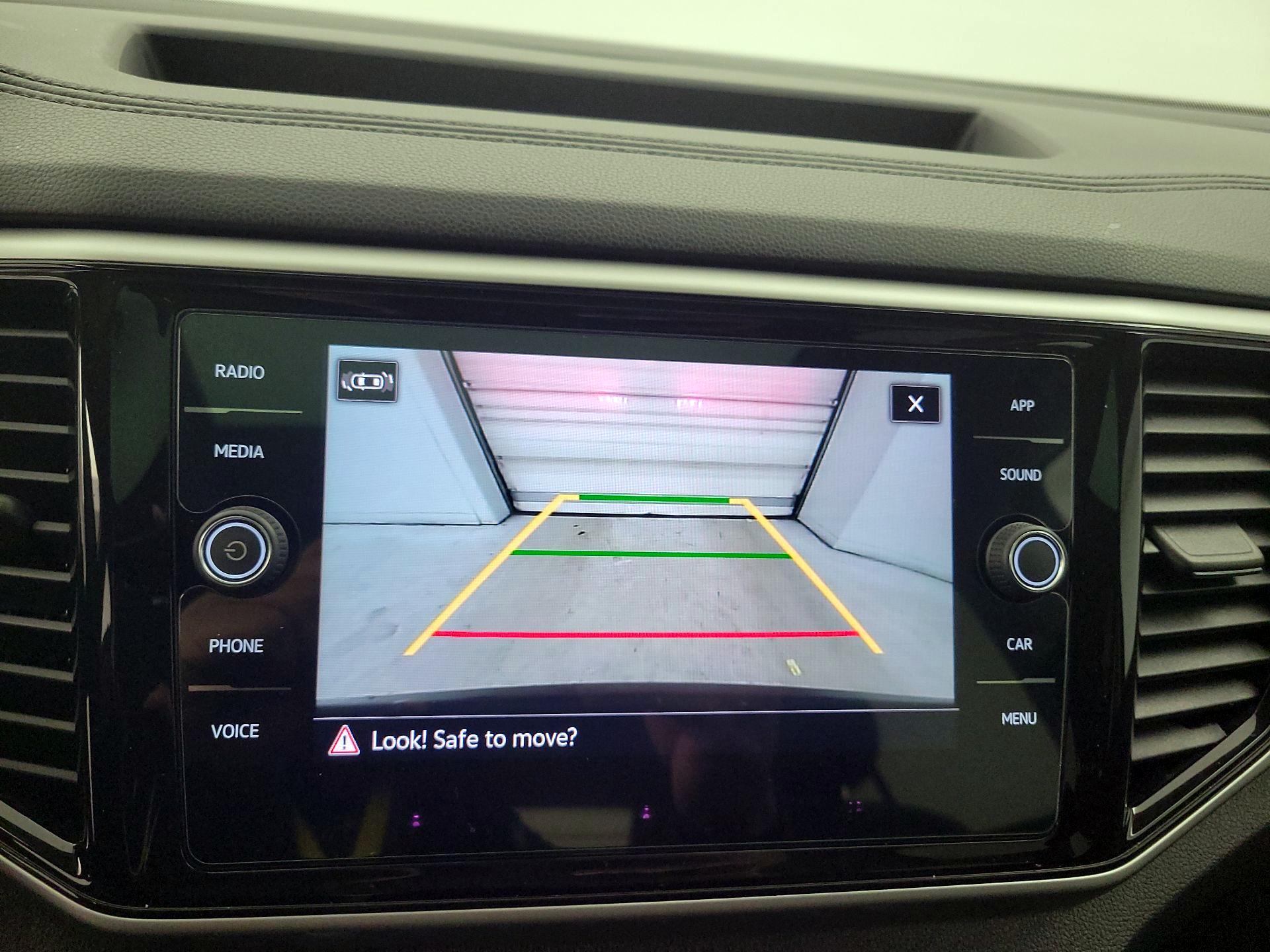 Thumbnail: 2022 Volkswagen Atlas - 14