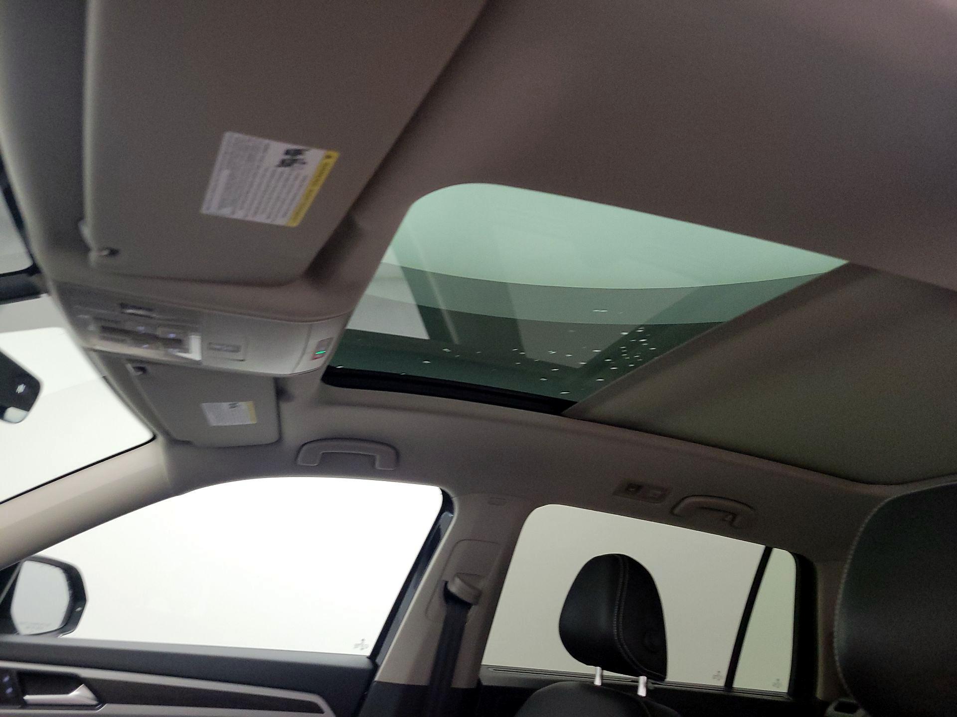 Thumbnail: 2022 Volkswagen Atlas - 19