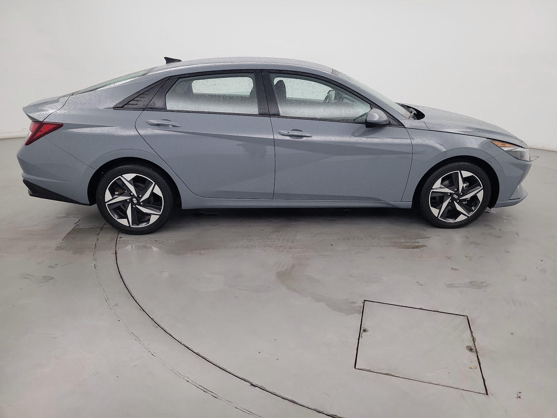 Thumbnail: 2023 Hyundai Elantra - 4