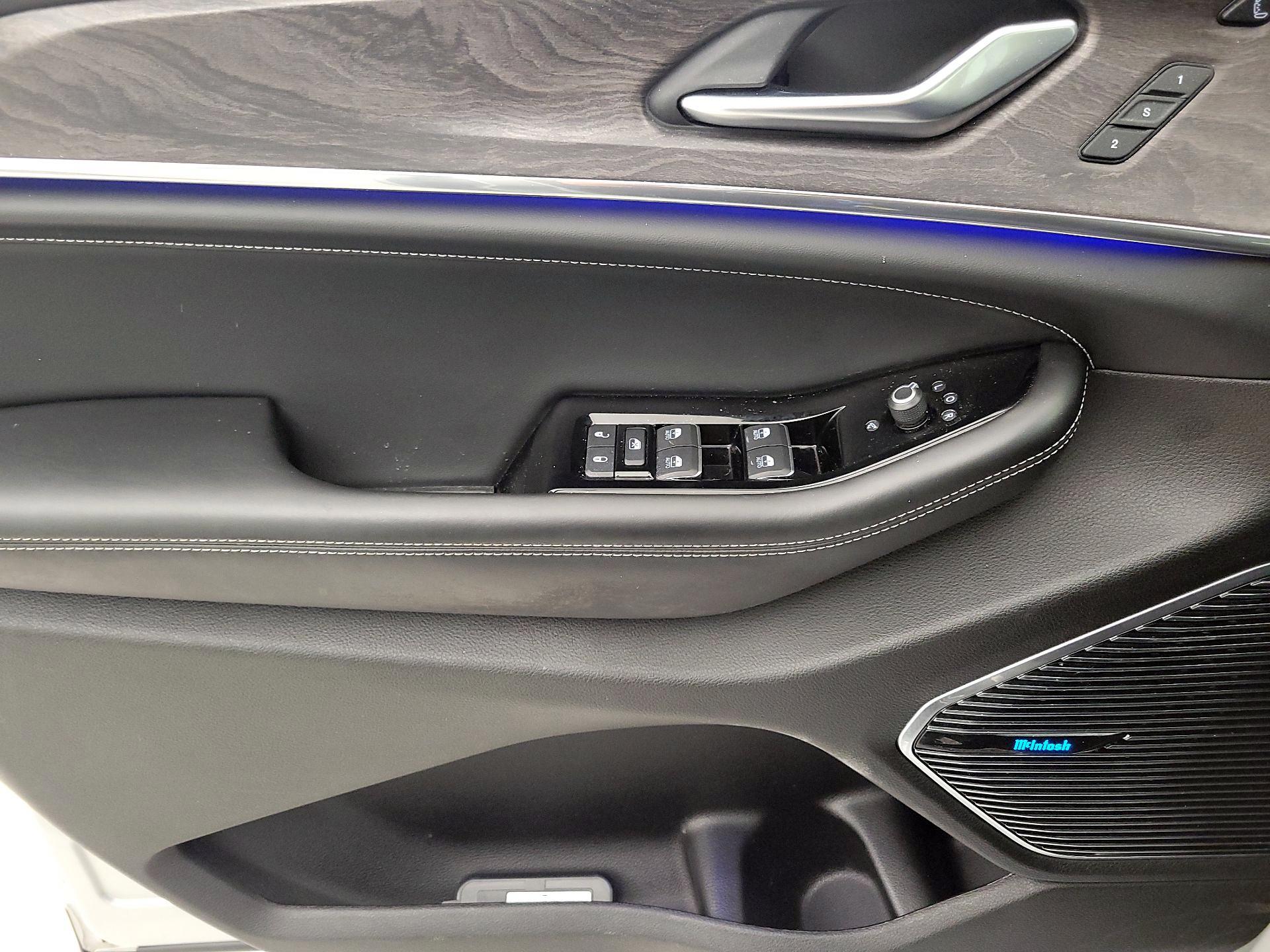 Thumbnail: 2022 Jeep Grand Cherokee - 12