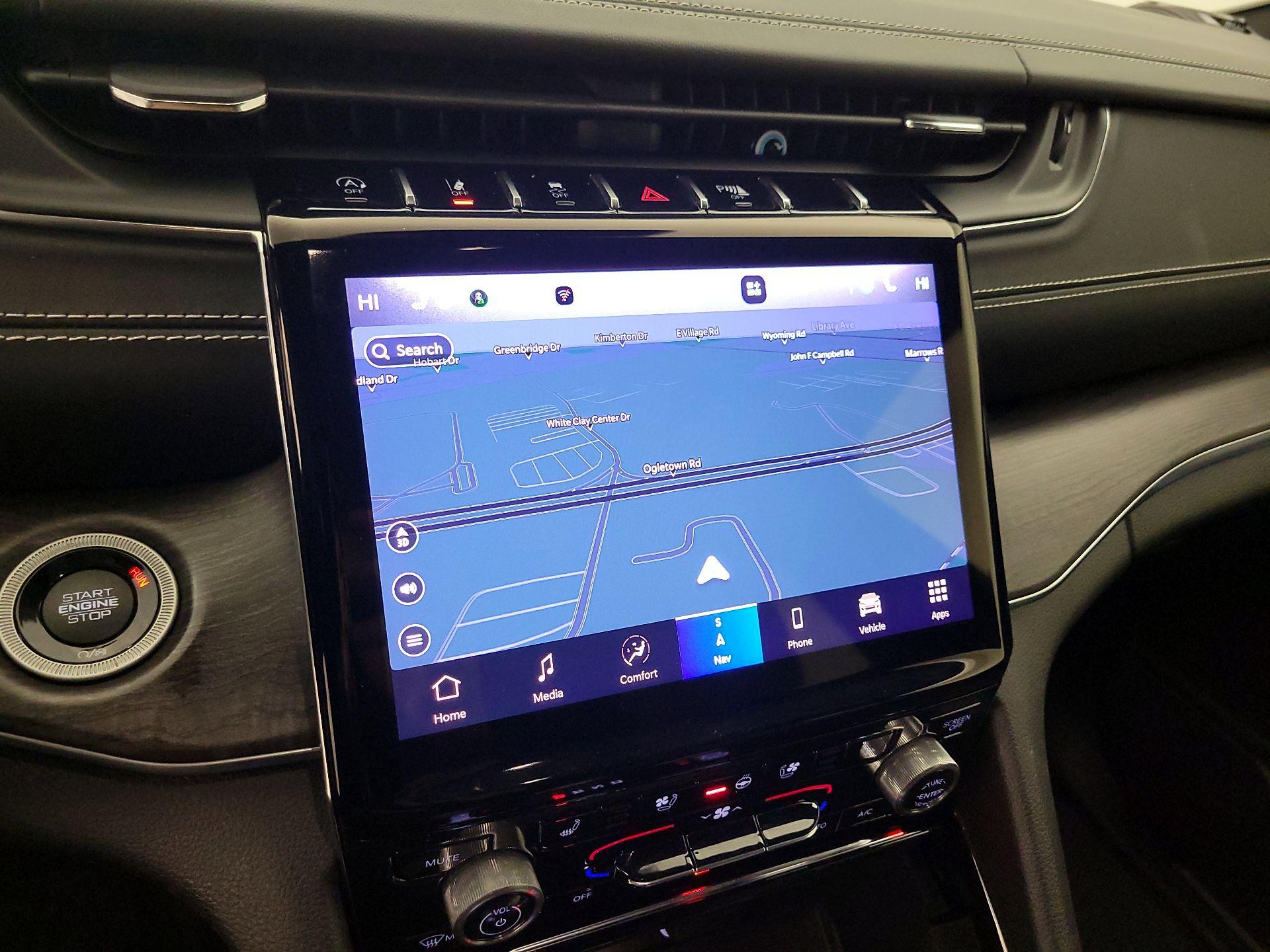 Thumbnail: 2022 Jeep Grand Cherokee - 14