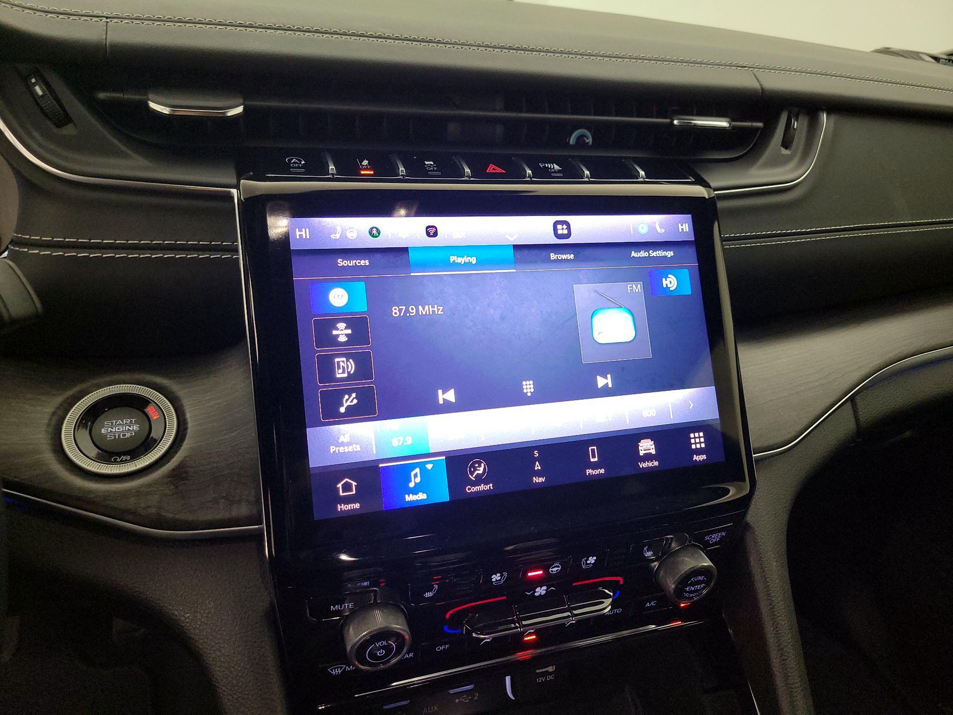 Thumbnail: 2022 Jeep Grand Cherokee - 16