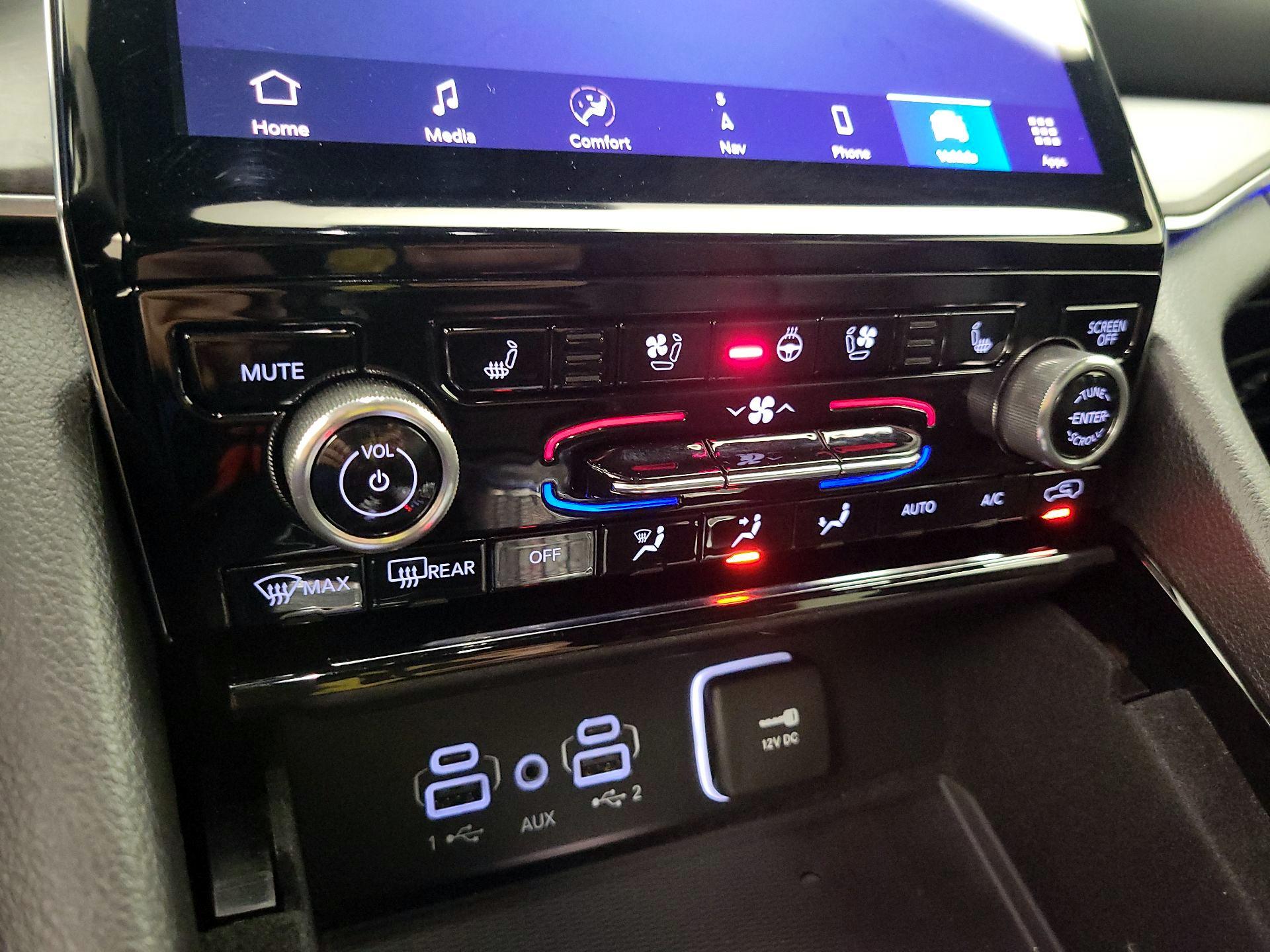 Thumbnail: 2022 Jeep Grand Cherokee - 17