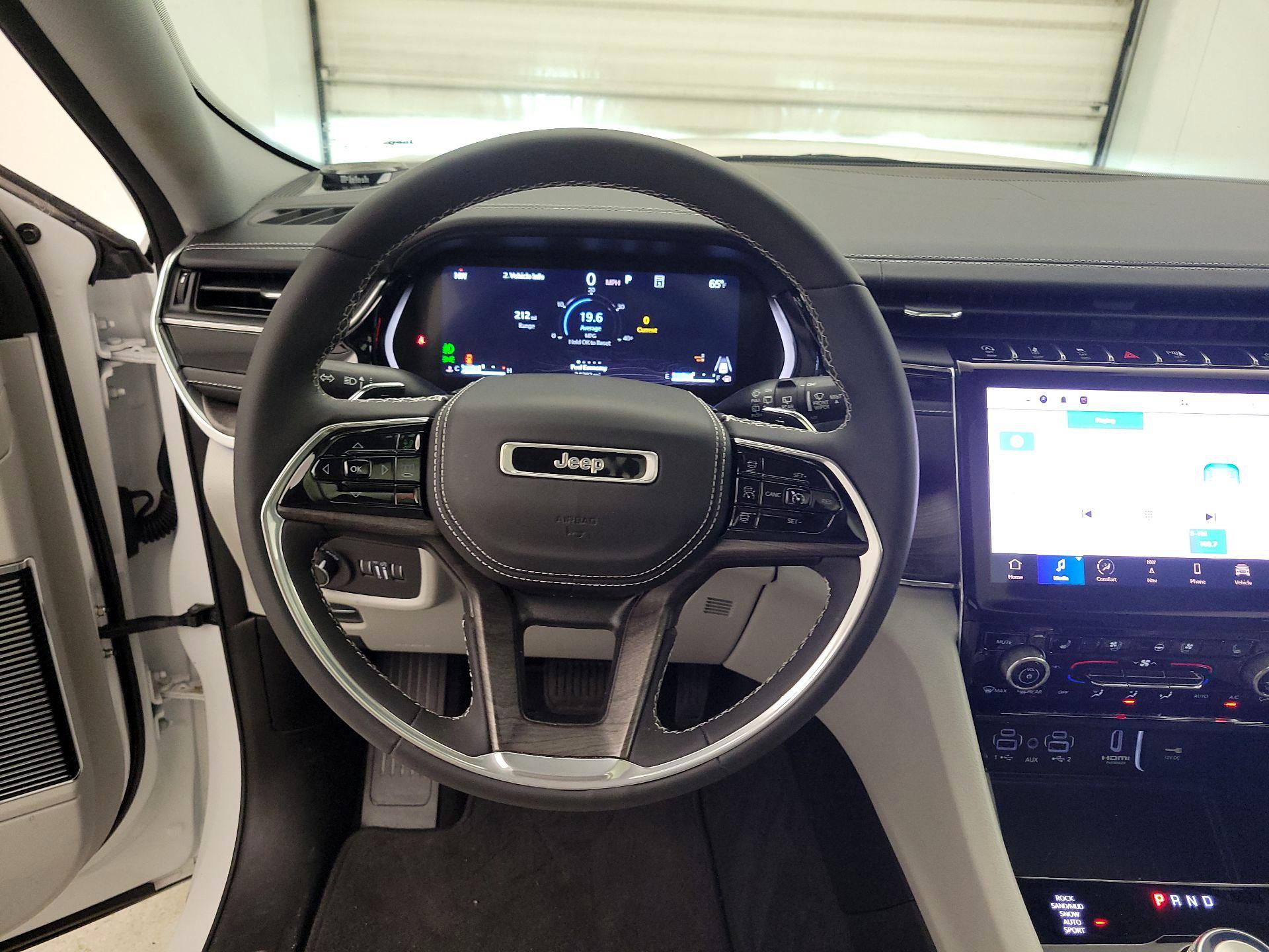 Thumbnail: 2022 Jeep Grand Cherokee L - 10