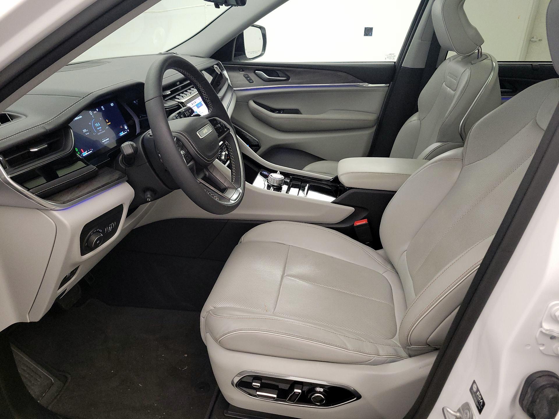 Thumbnail: 2022 Jeep Grand Cherokee L - 11