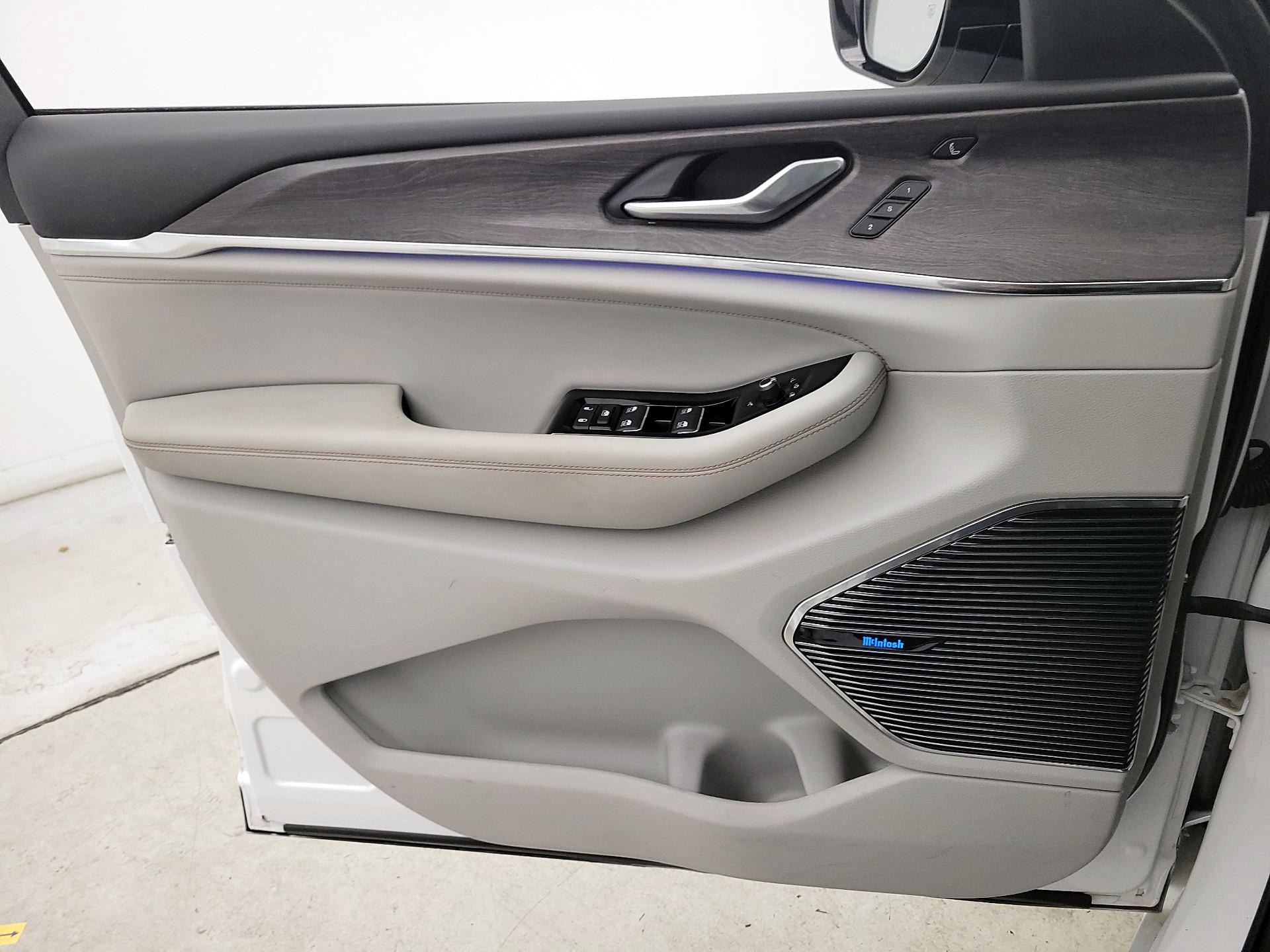 Thumbnail: 2022 Jeep Grand Cherokee L - 12