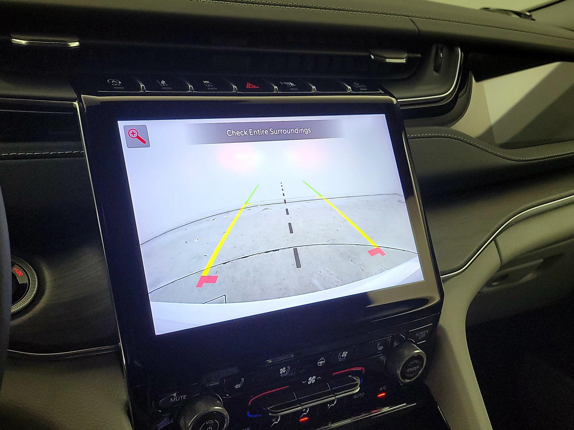 Thumbnail: 2022 Jeep Grand Cherokee L - 14