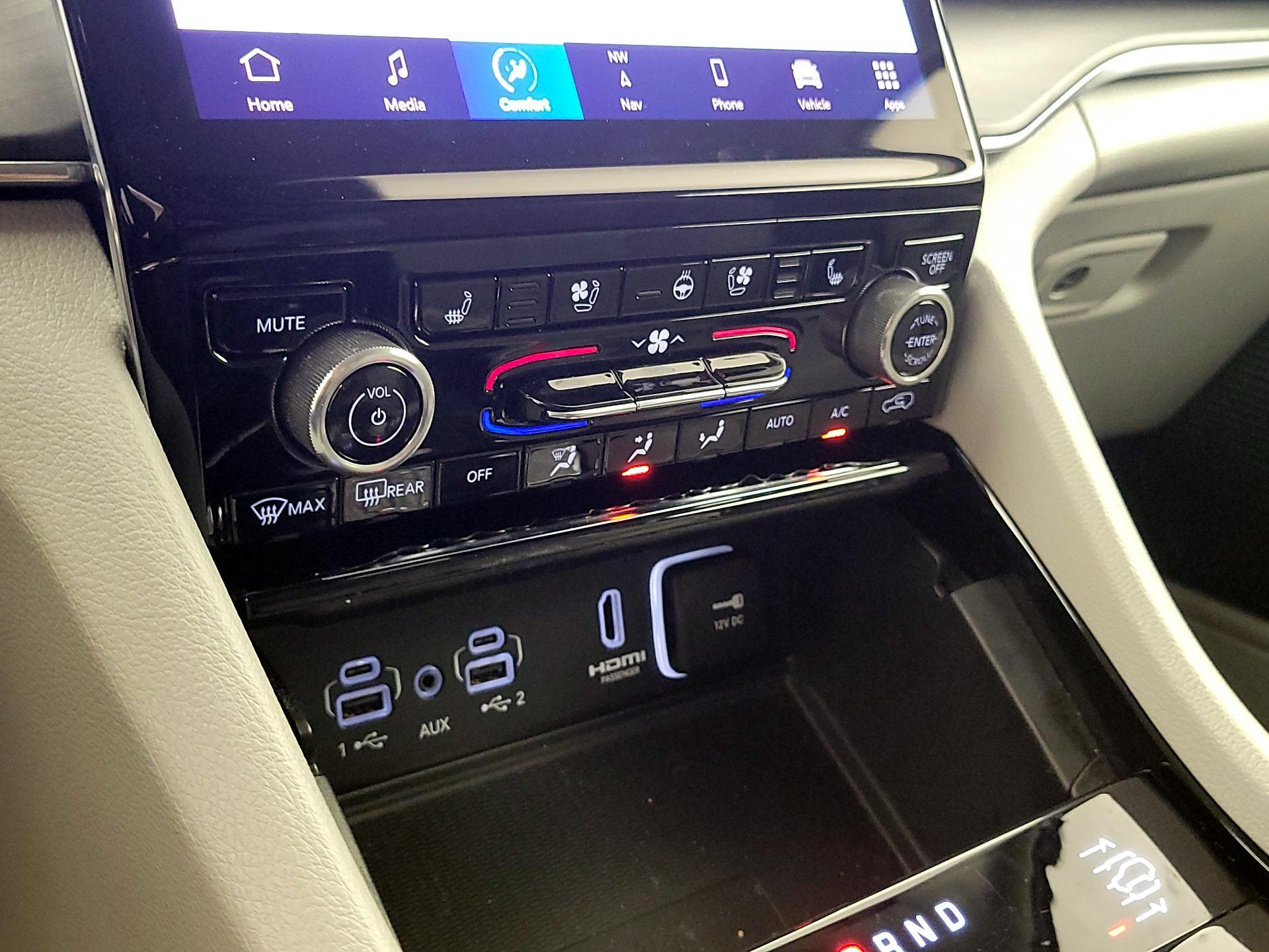 Thumbnail: 2022 Jeep Grand Cherokee L - 16