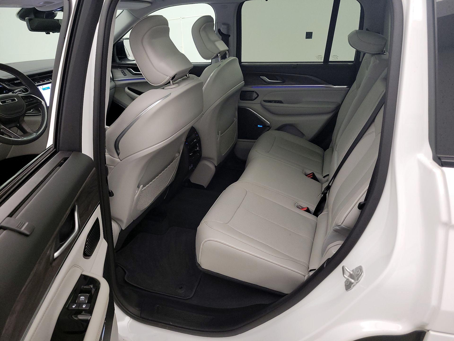 Thumbnail: 2022 Jeep Grand Cherokee L - 20