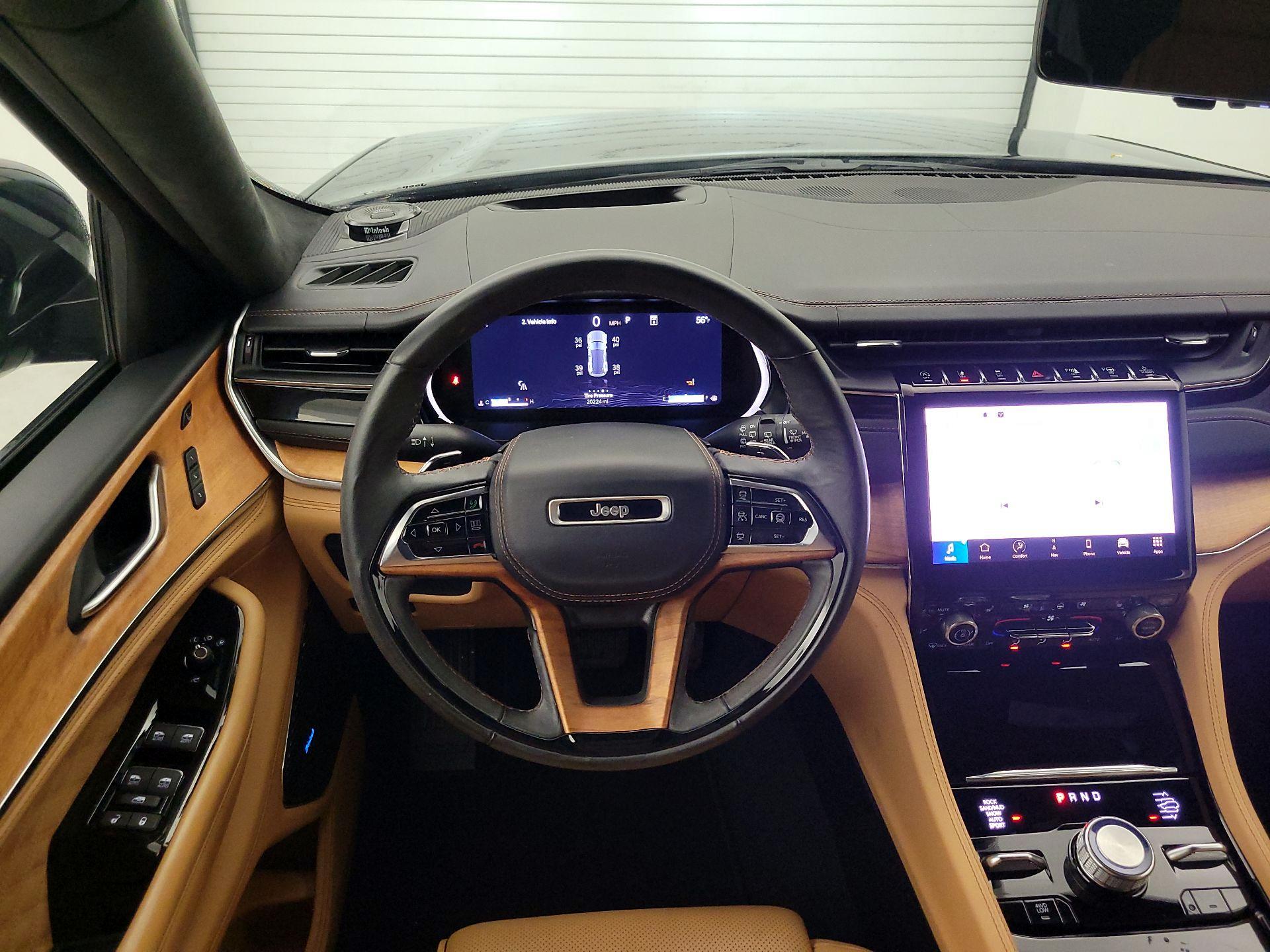 Thumbnail: 2023 Jeep Grand Cherokee - 10