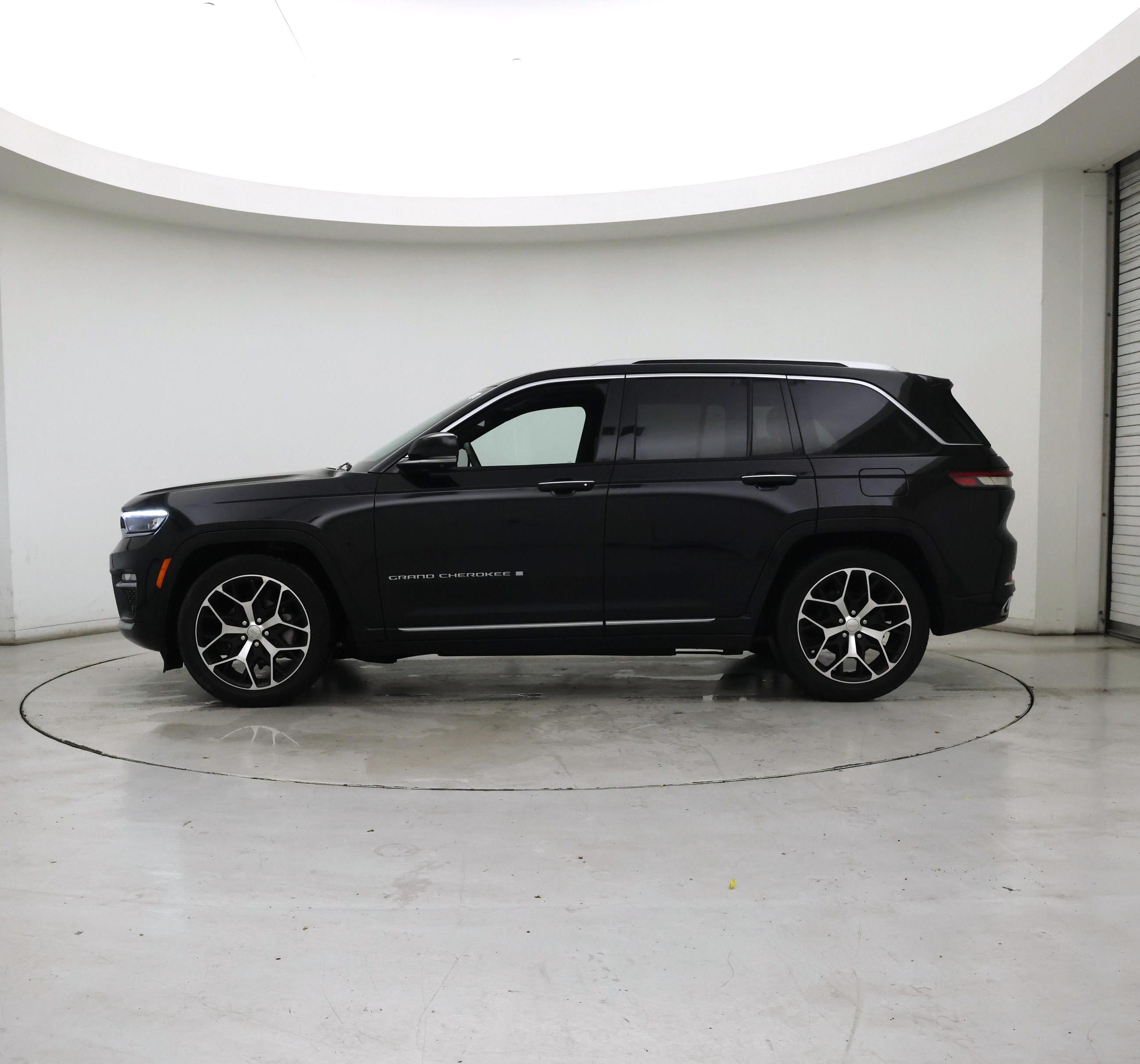 Thumbnail: 2023 Jeep Grand Cherokee - 3