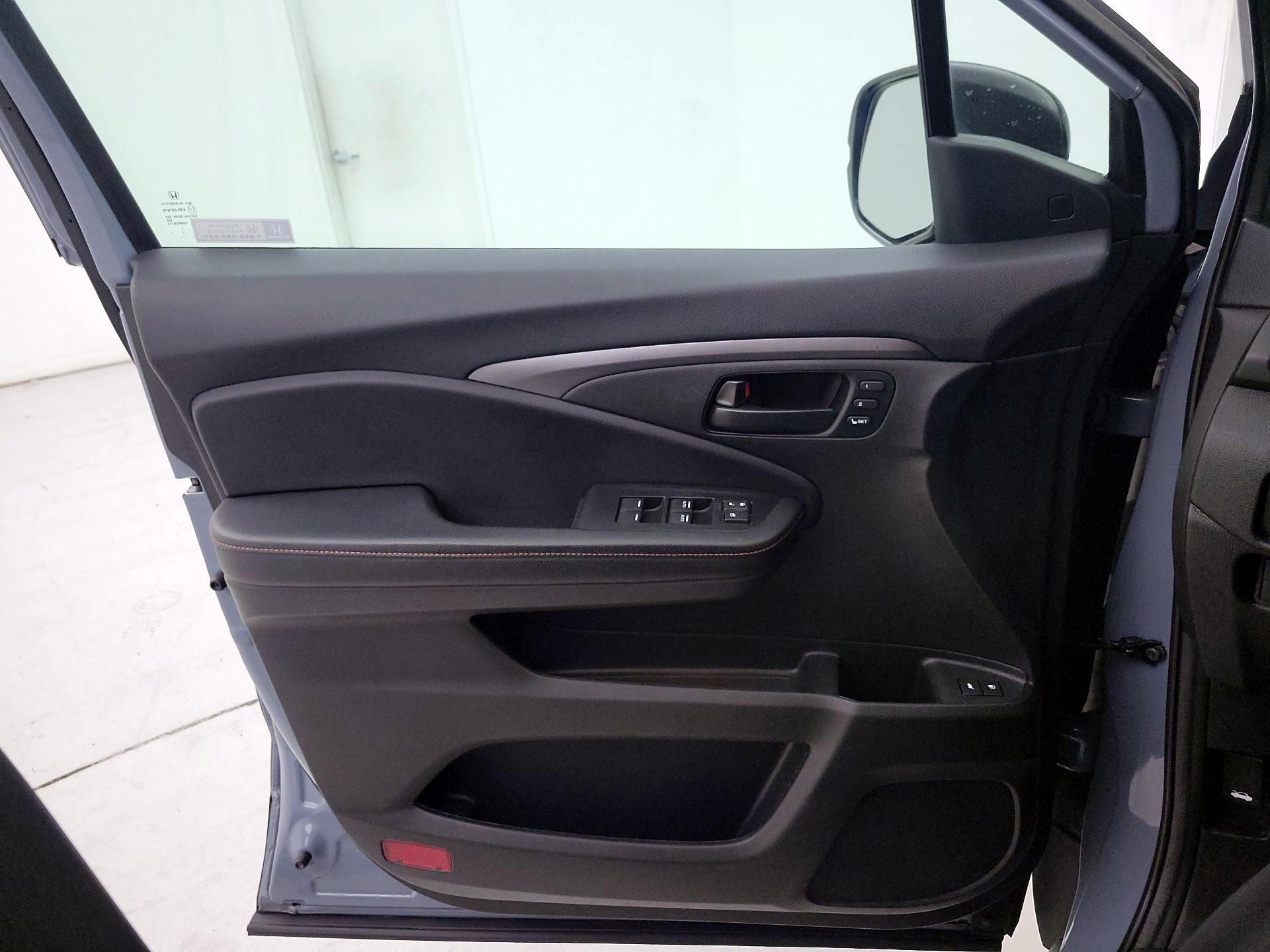 Thumbnail: 2022 Honda Passport - 12