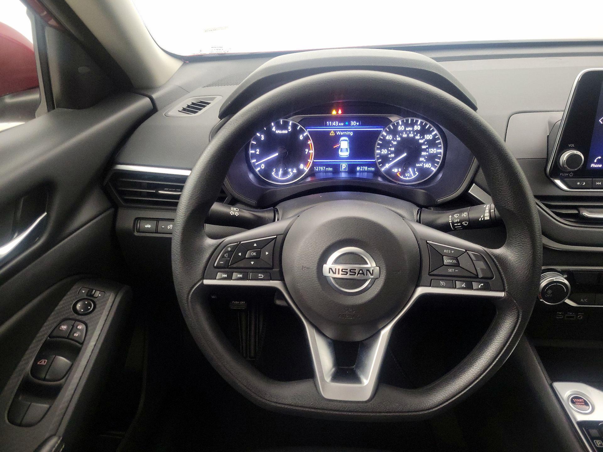 Thumbnail: 2022 Nissan Altima - 10