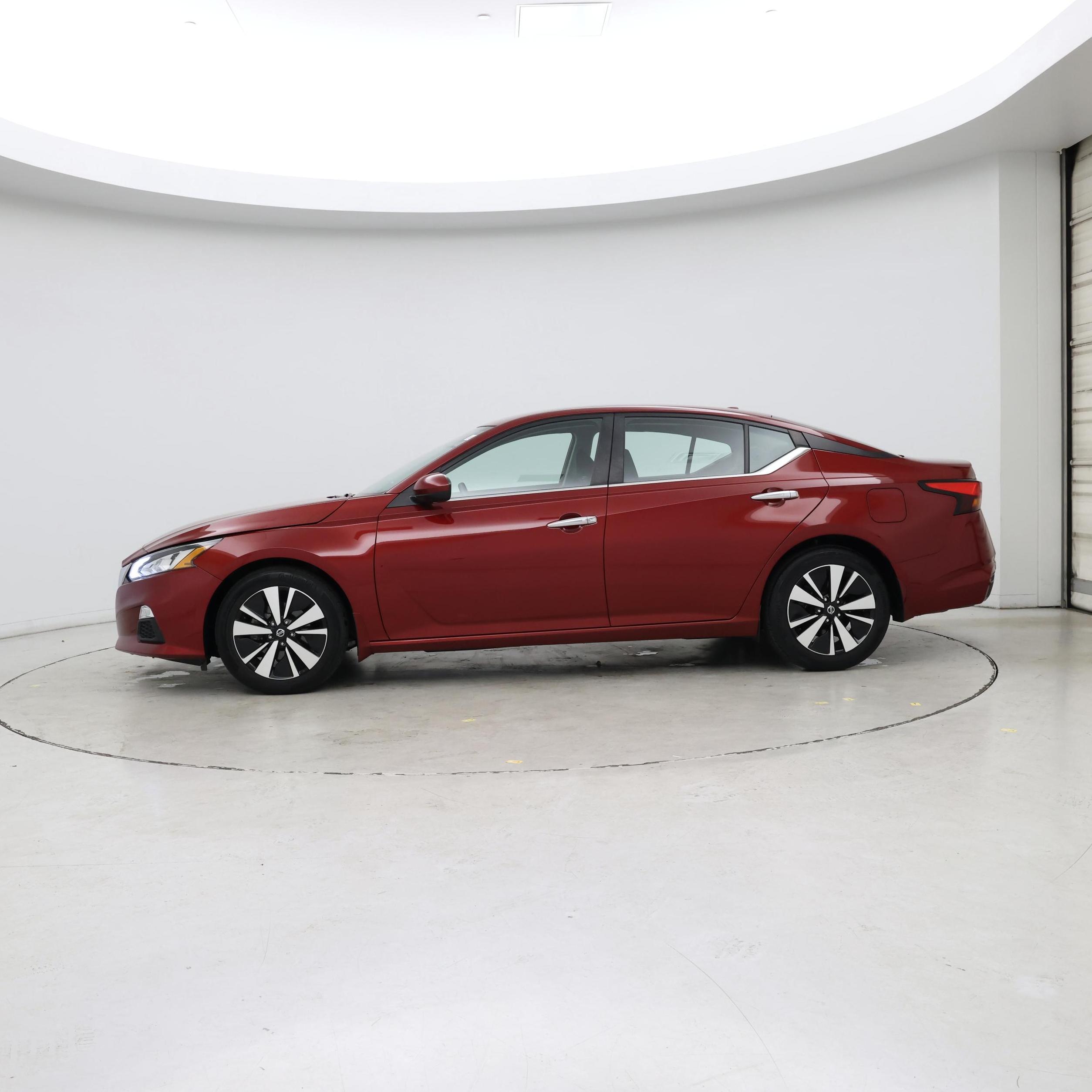 Thumbnail: 2022 Nissan Altima - 3