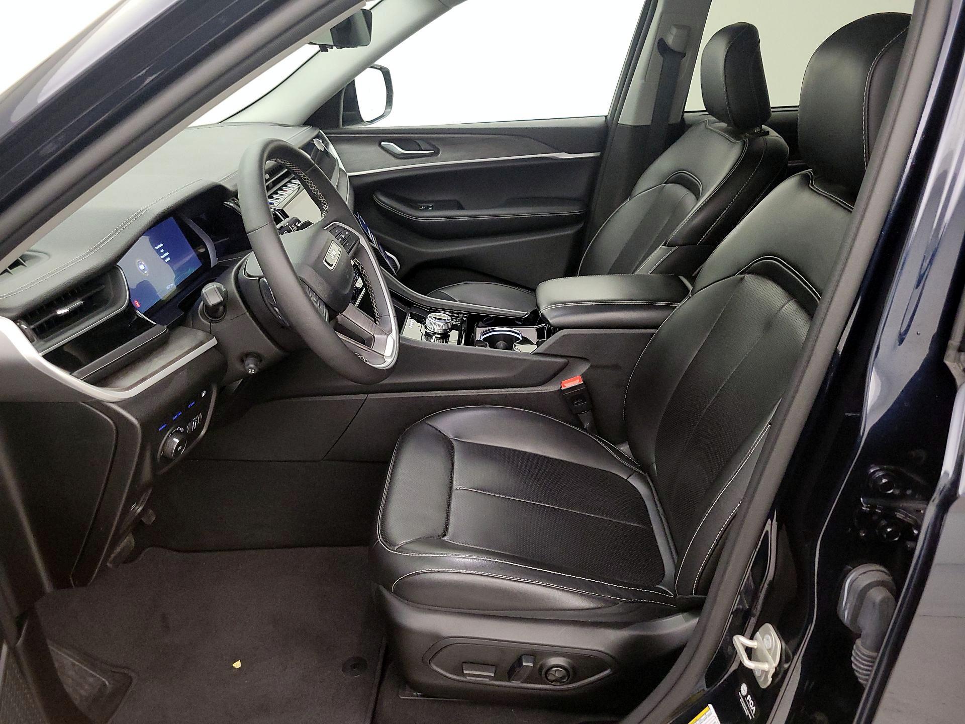 Thumbnail: 2023 Jeep Grand Cherokee - 11