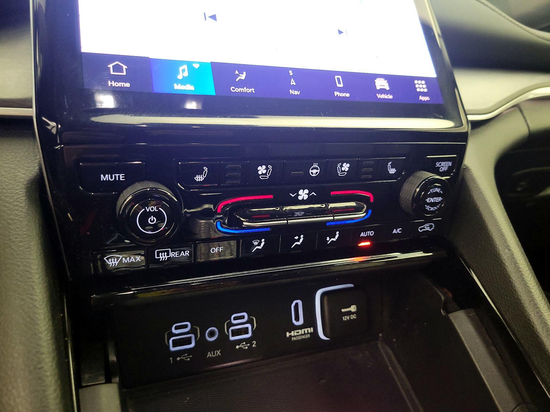 Thumbnail: 2023 Jeep Grand Cherokee - 17