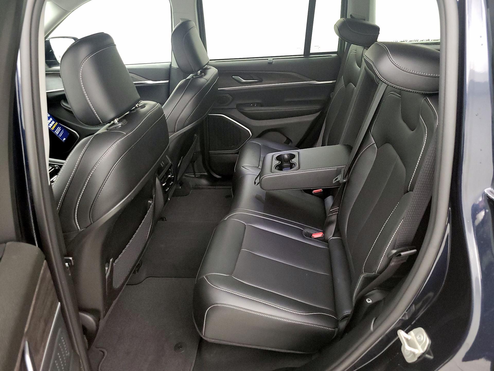 Thumbnail: 2023 Jeep Grand Cherokee - 20