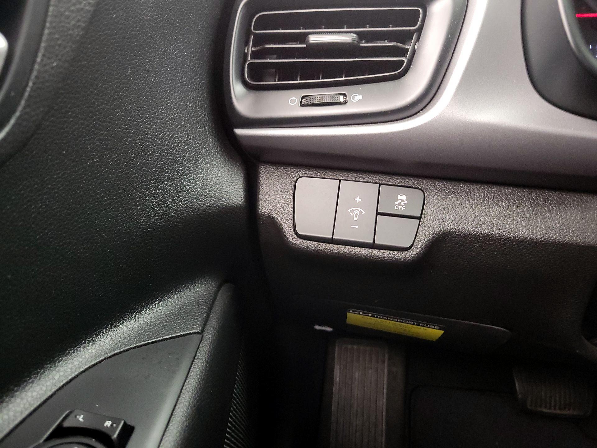 Thumbnail: 2023 Kia Rio - 13