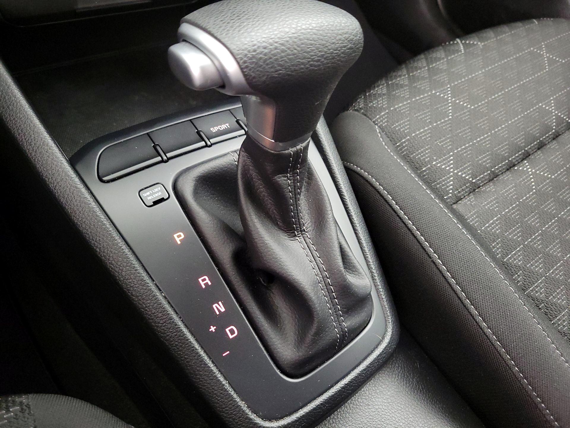 Thumbnail: 2023 Kia Rio - 17