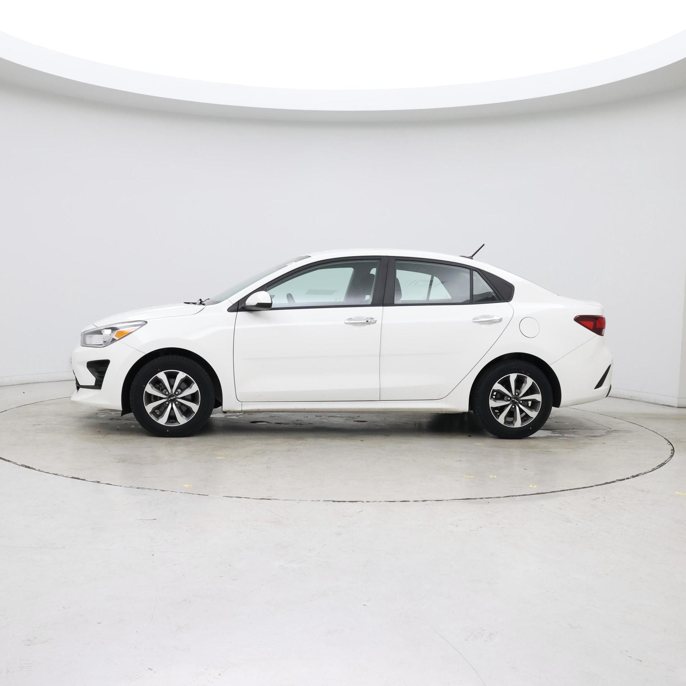 Thumbnail: 2023 Kia Rio - 3