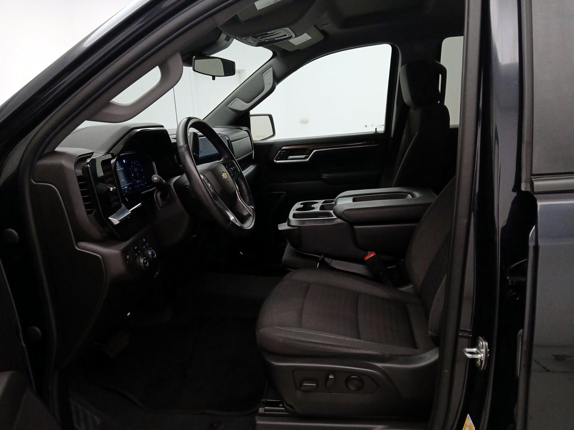 Thumbnail: 2022 Chevrolet Silverado 1500 - 11