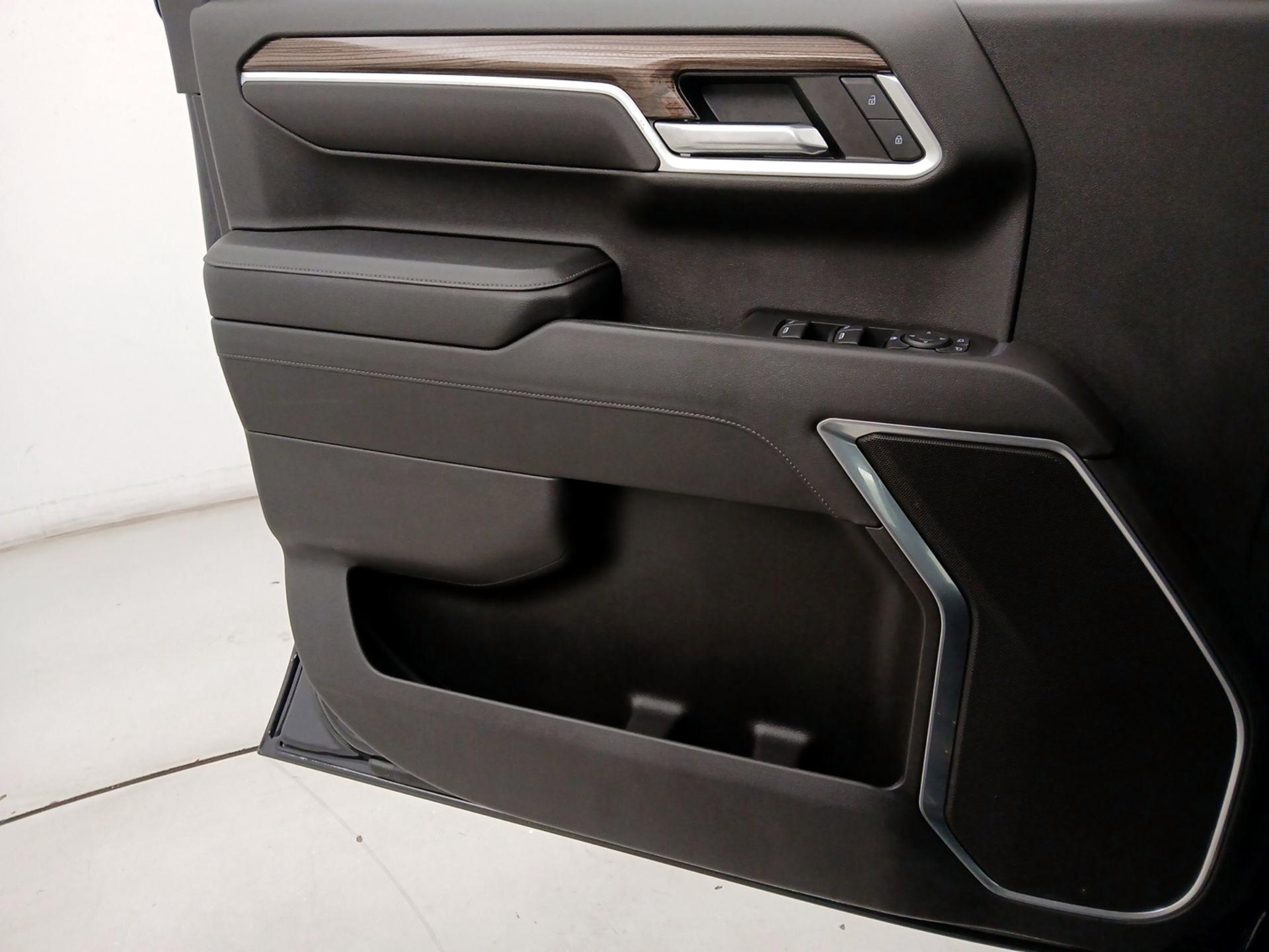 Thumbnail: 2022 Chevrolet Silverado 1500 - 12