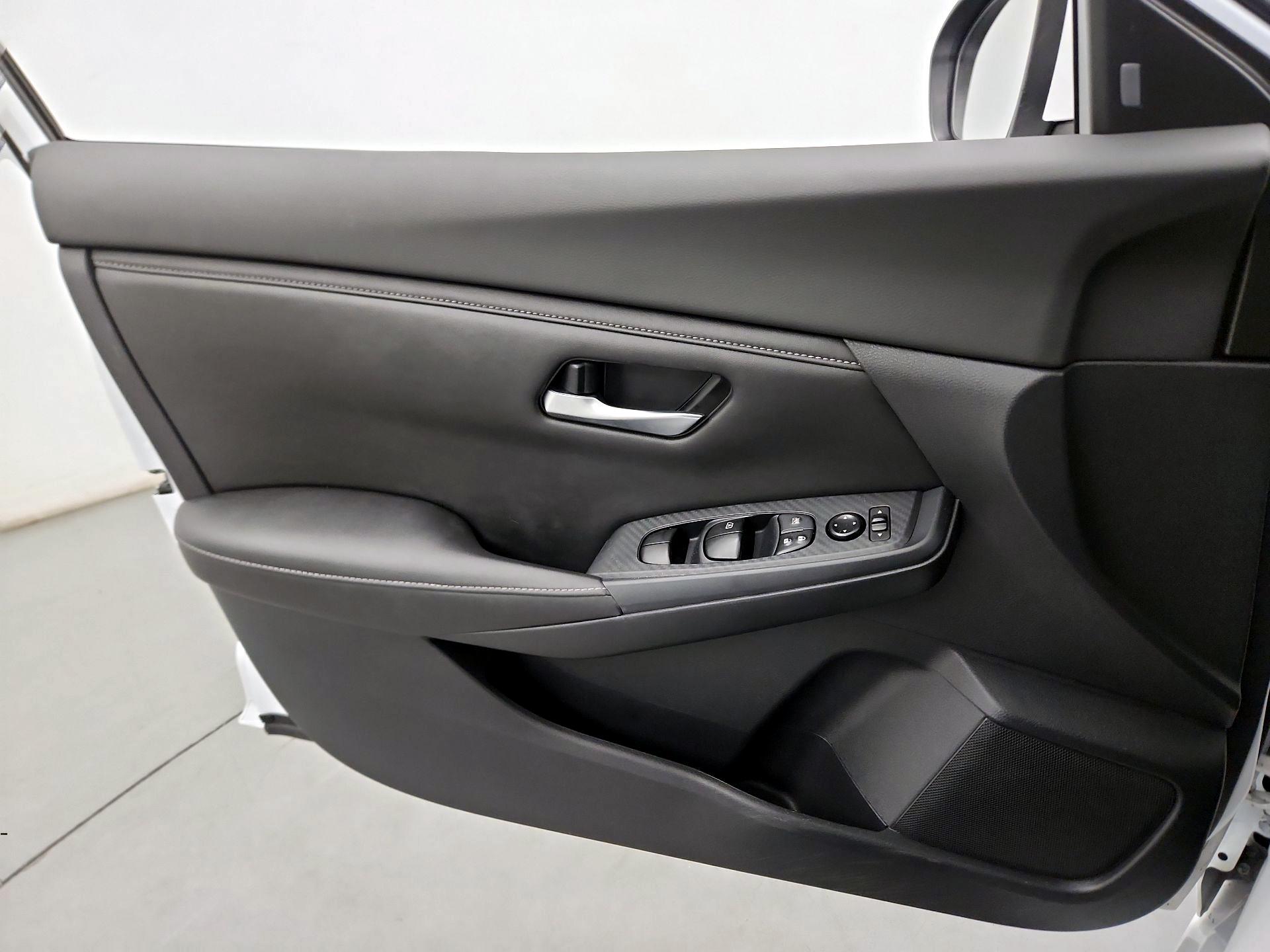 Thumbnail: 2022 Nissan Sentra - 10