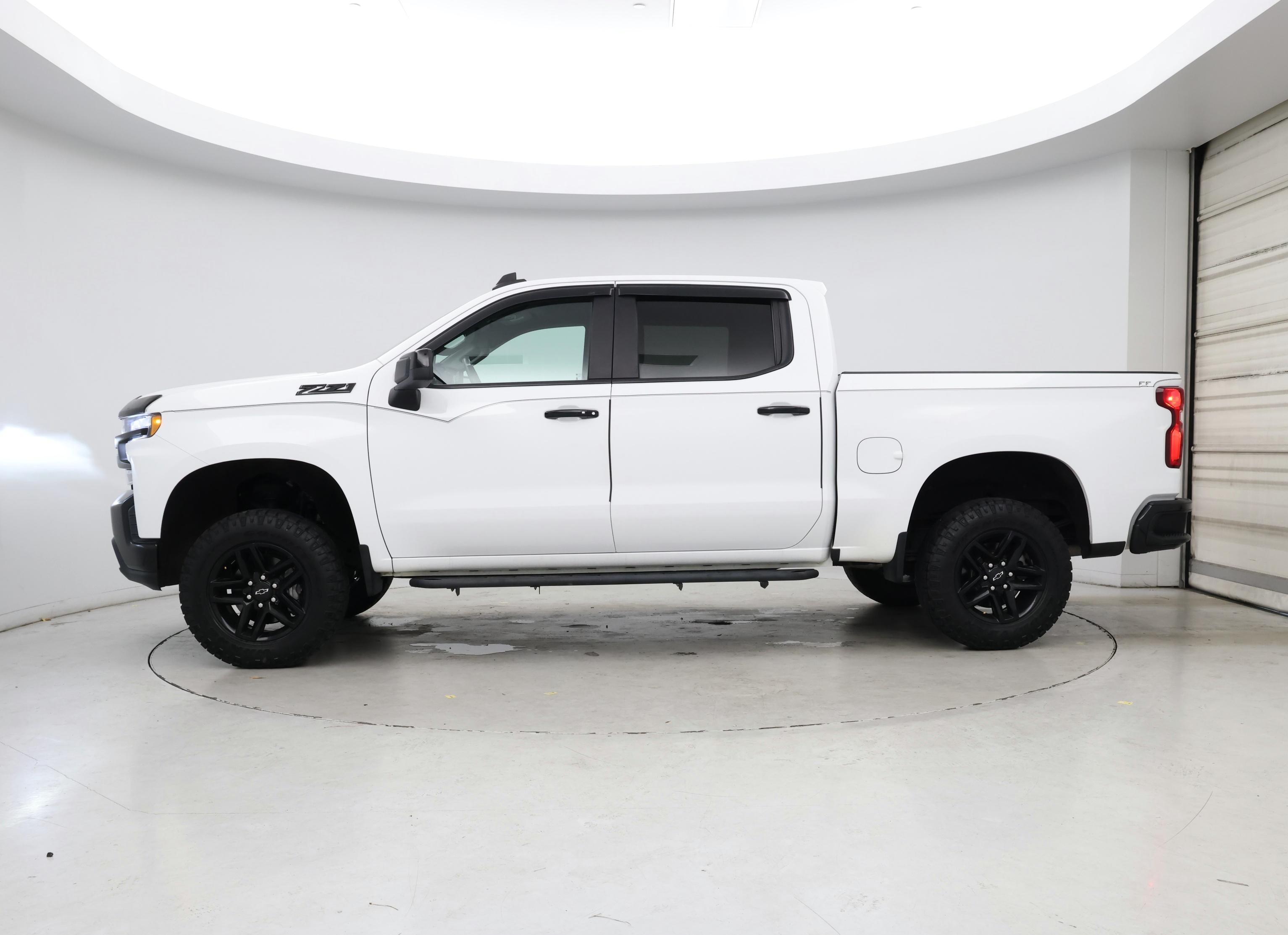 Thumbnail: 2021 Chevrolet Silverado 1500 - 3